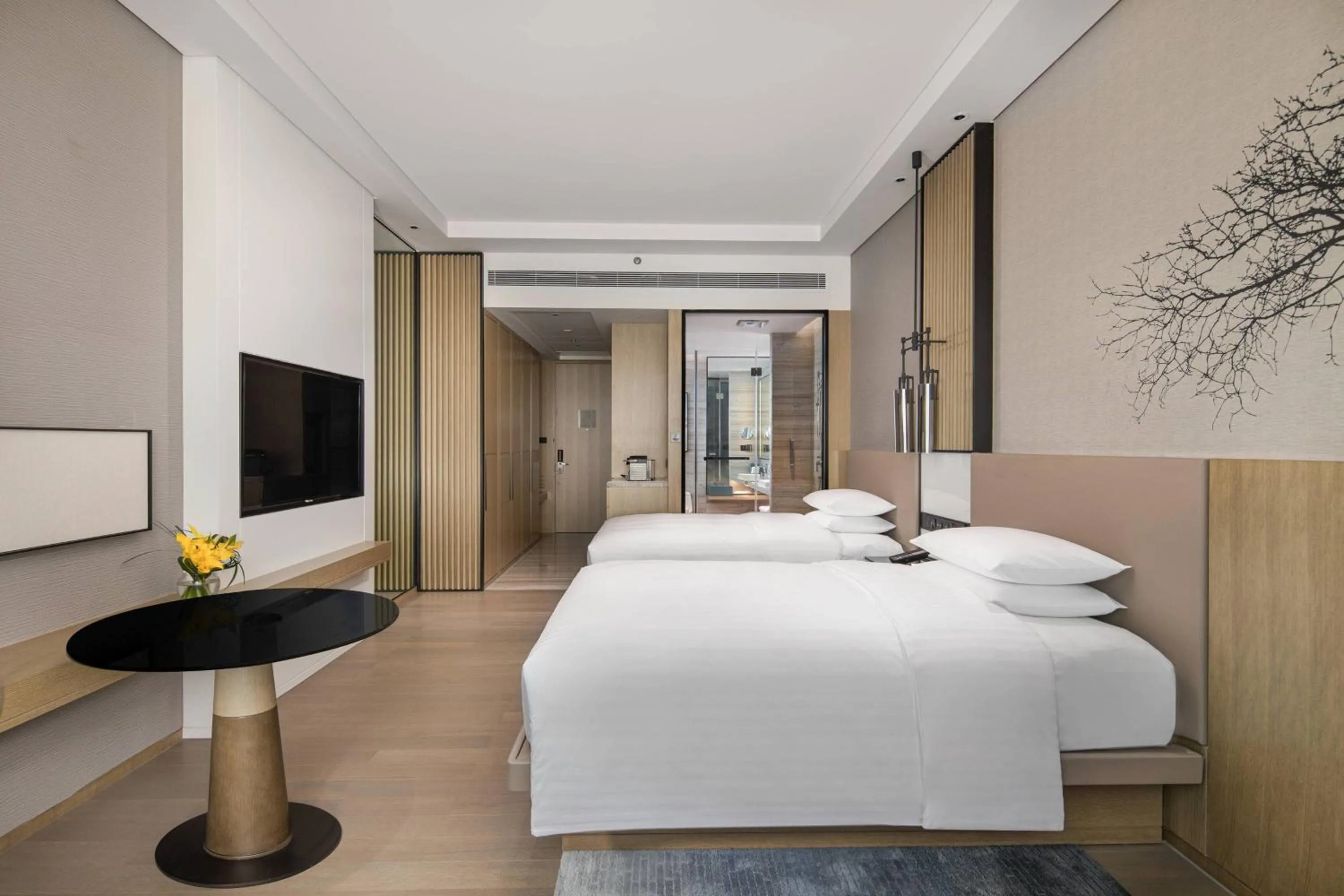 Photo of the whole room, Bed in Courtyard by Marriott Chengdu South