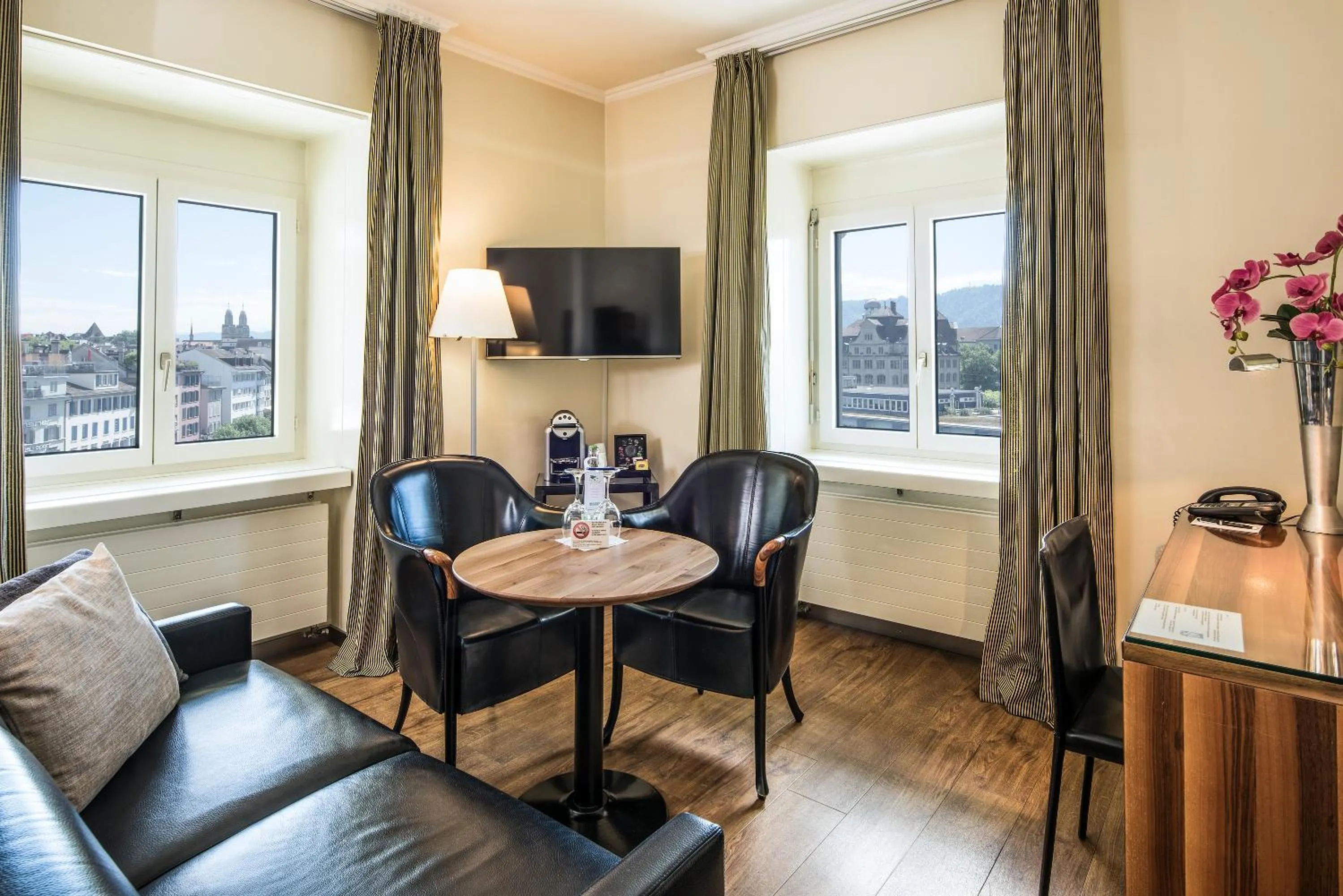 TV and multimedia in Central Plaza