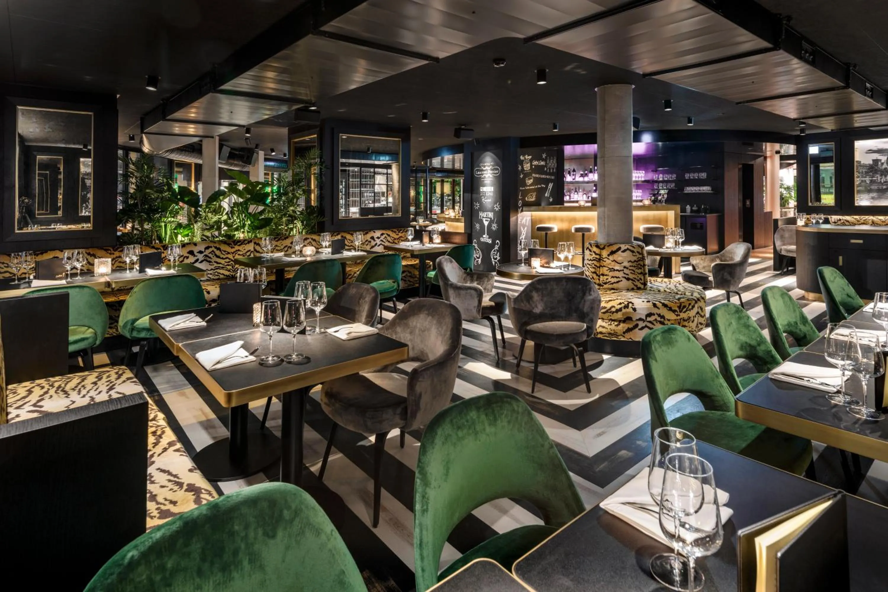 Restaurant/places to eat in Central Plaza