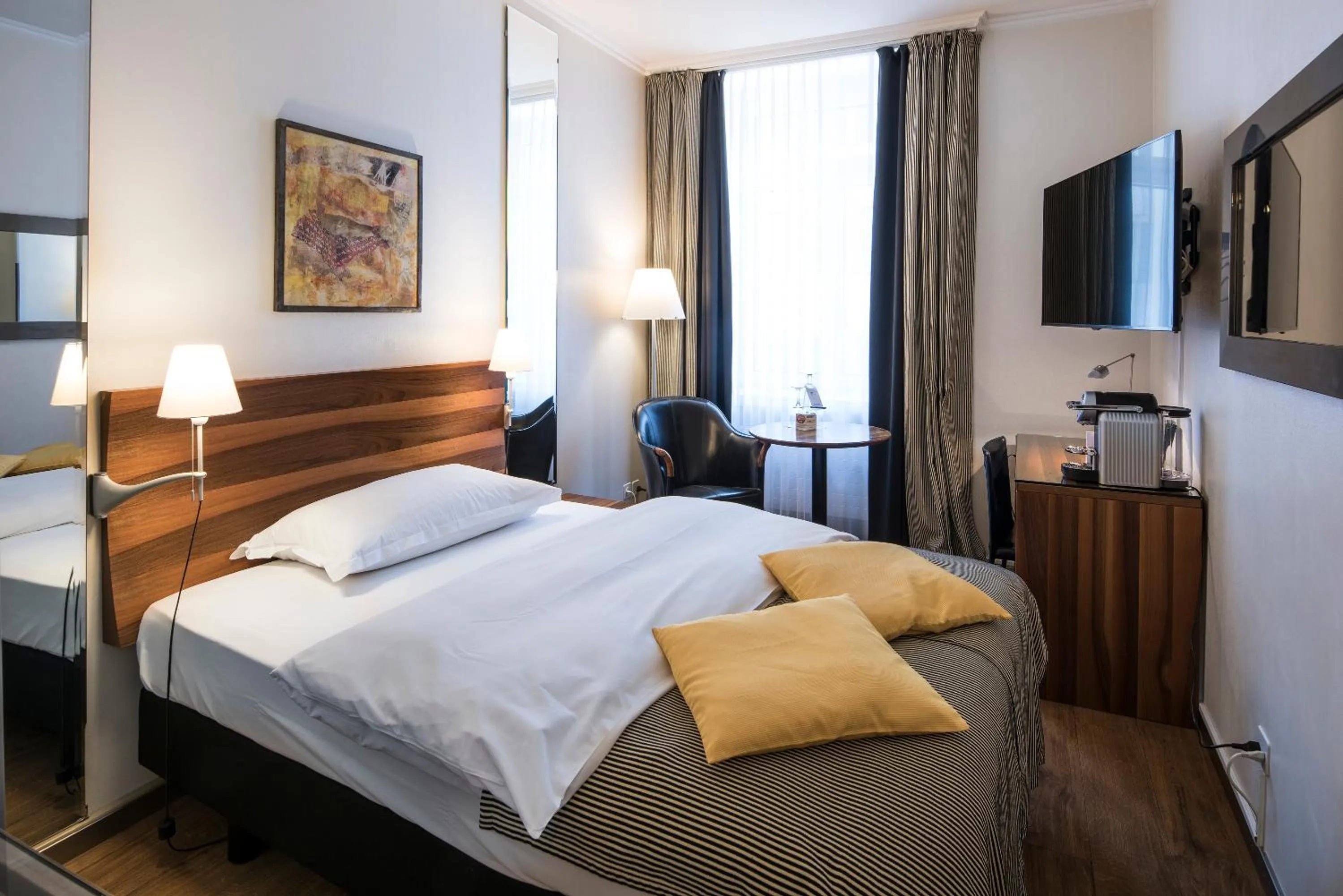 Bed in Central Plaza