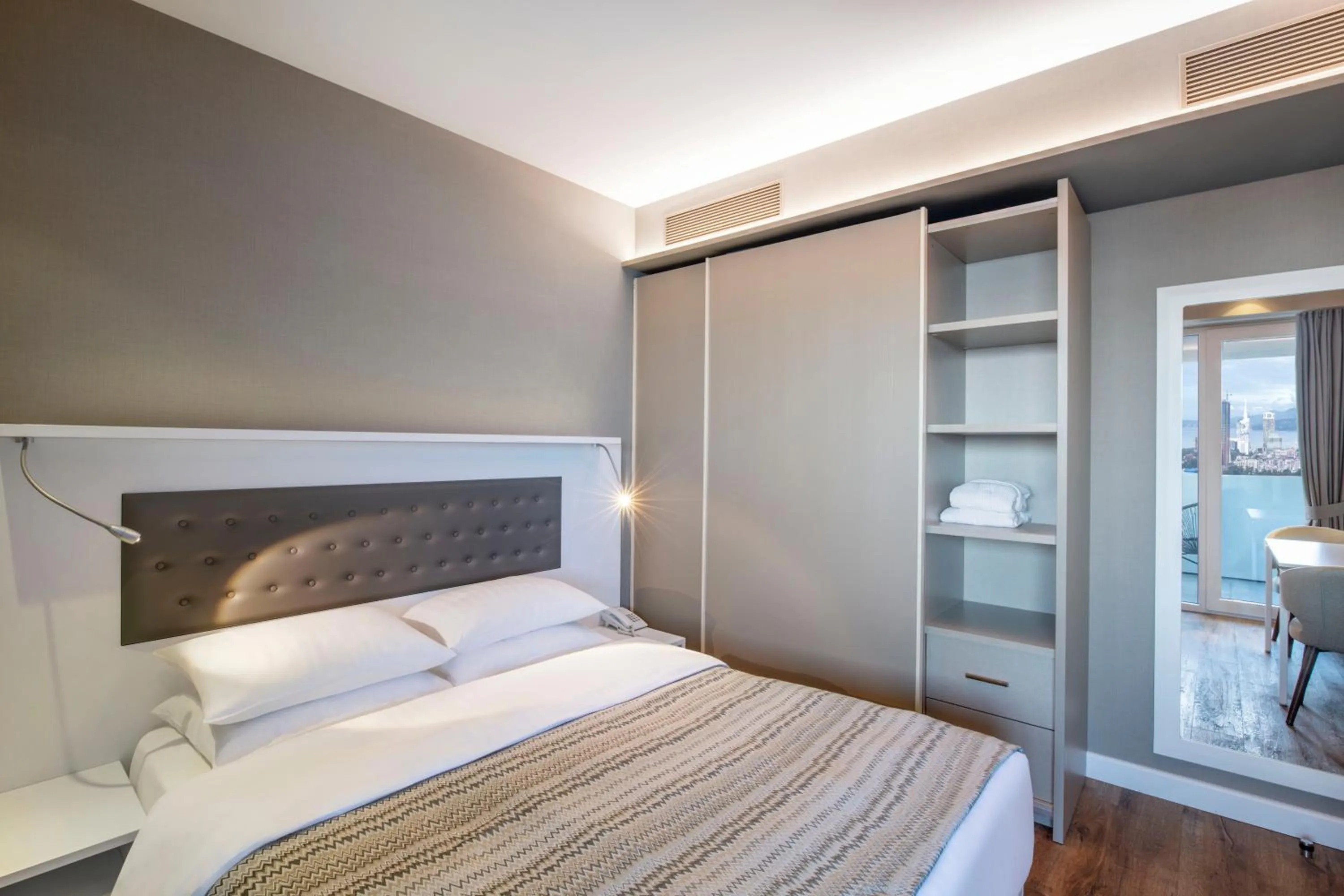 Bedroom, Bed in Alliance Palace Batumi