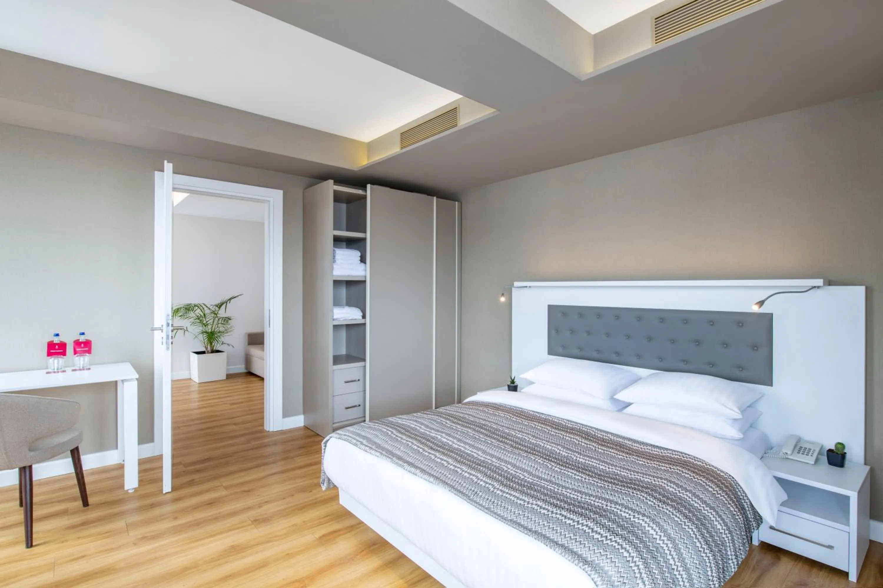 Bedroom, Bed in Alliance Palace Batumi