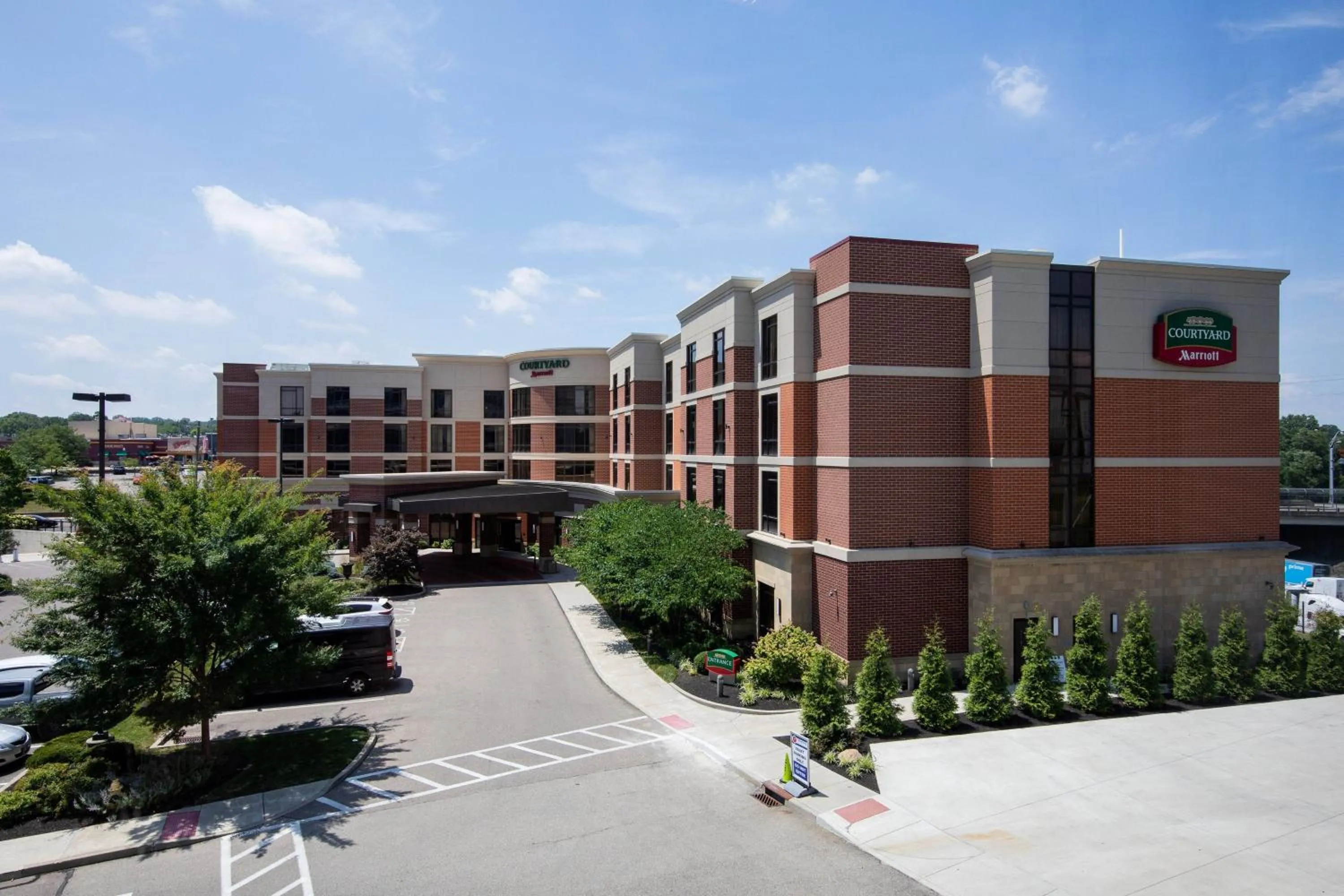 Property building in Courtyard by Marriott Cincinnati Midtown/Rookwood