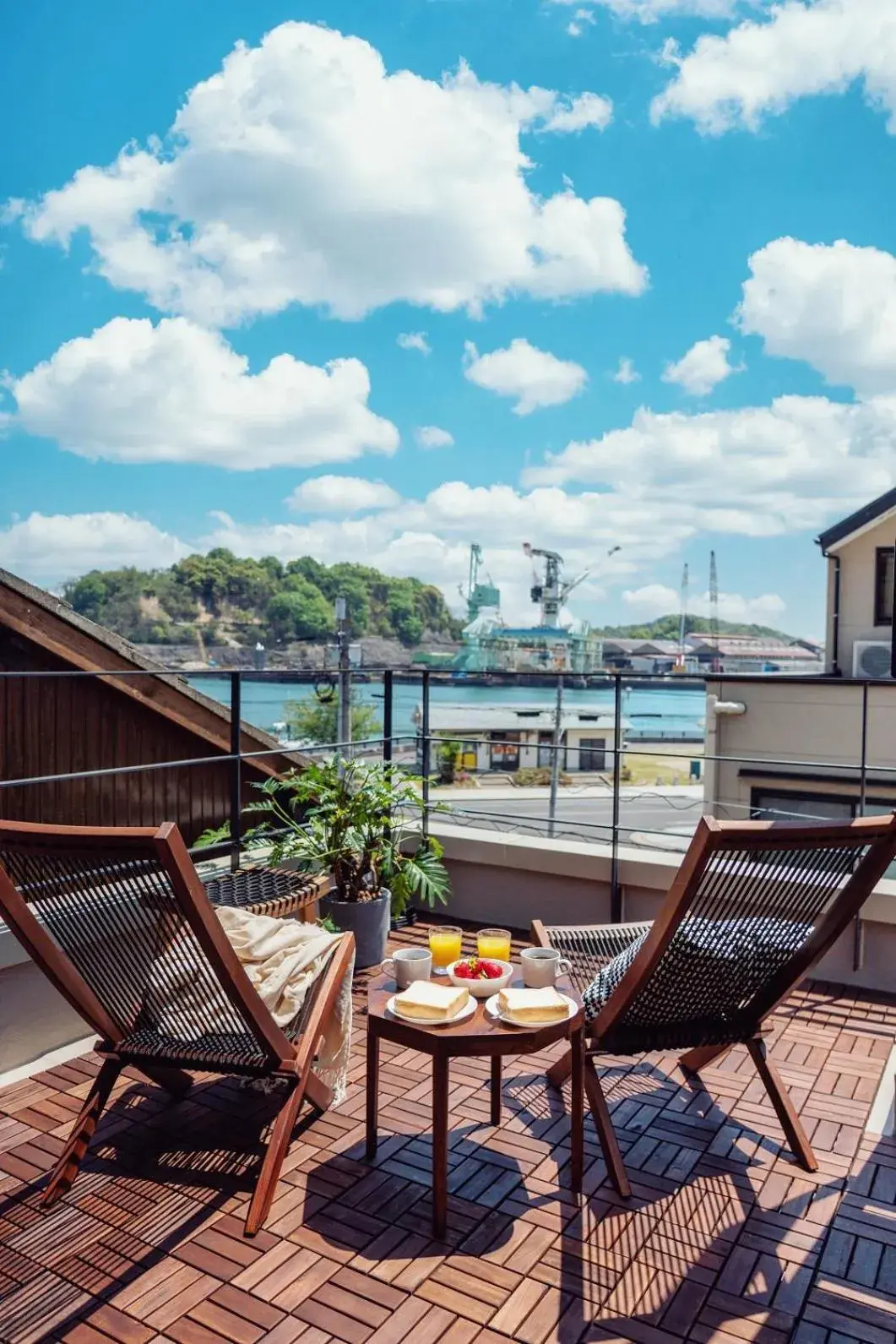 HOUS-AGALonomichi HOUS-AGALonomichi