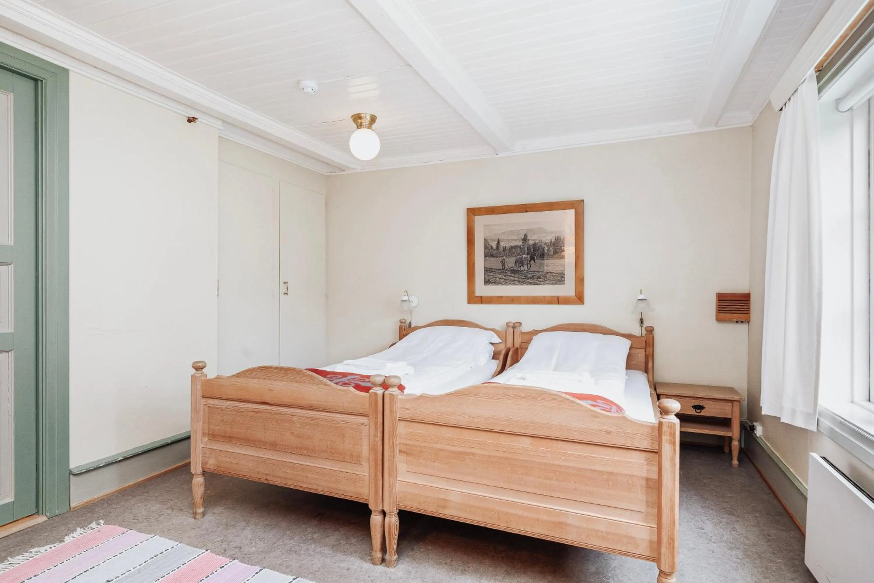 Photo of the whole room, Bed in Frich`s Kongsvold