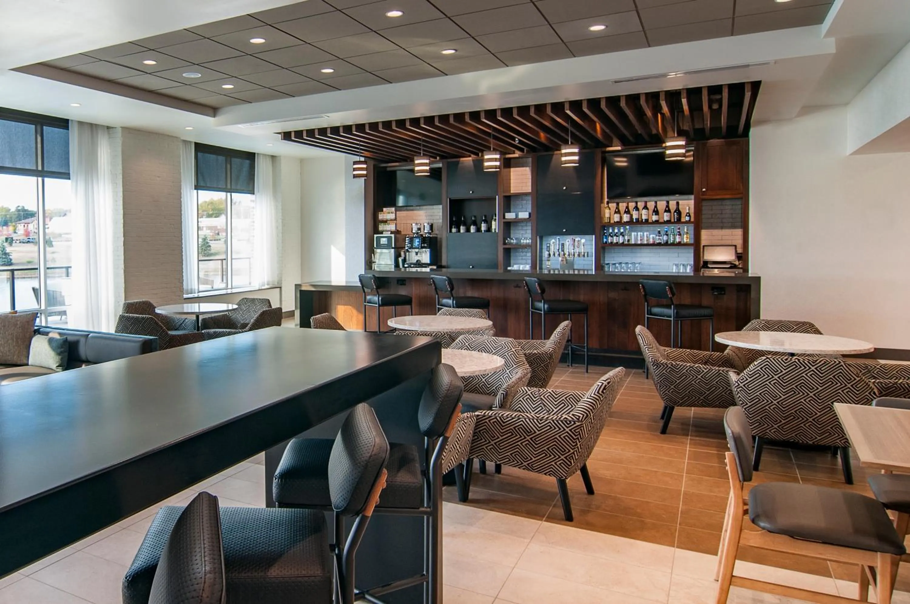 Restaurant/places to eat in Hyatt Place Sioux Falls South