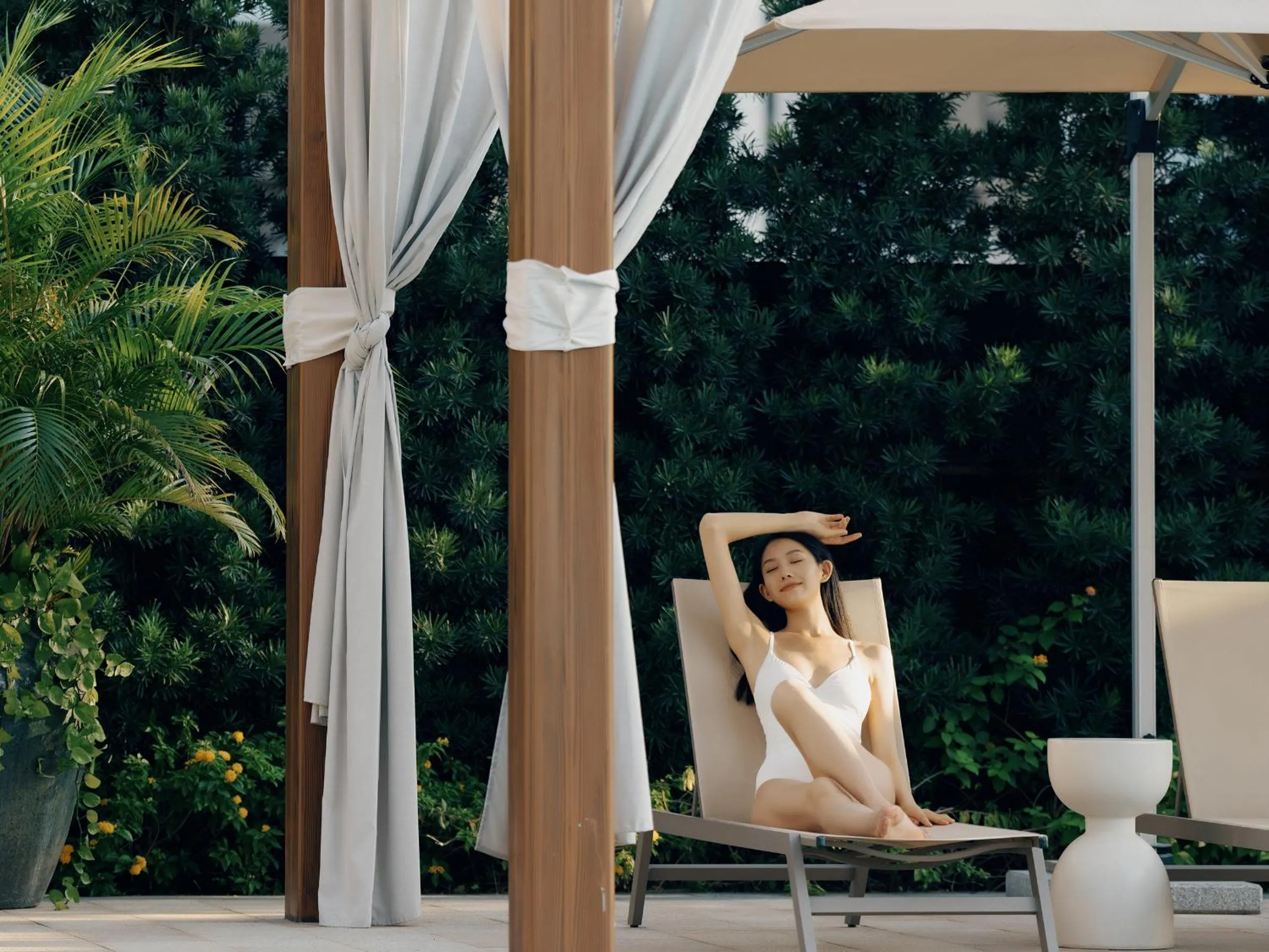 Swimming pool in Andaz Xiamen, By Hyatt