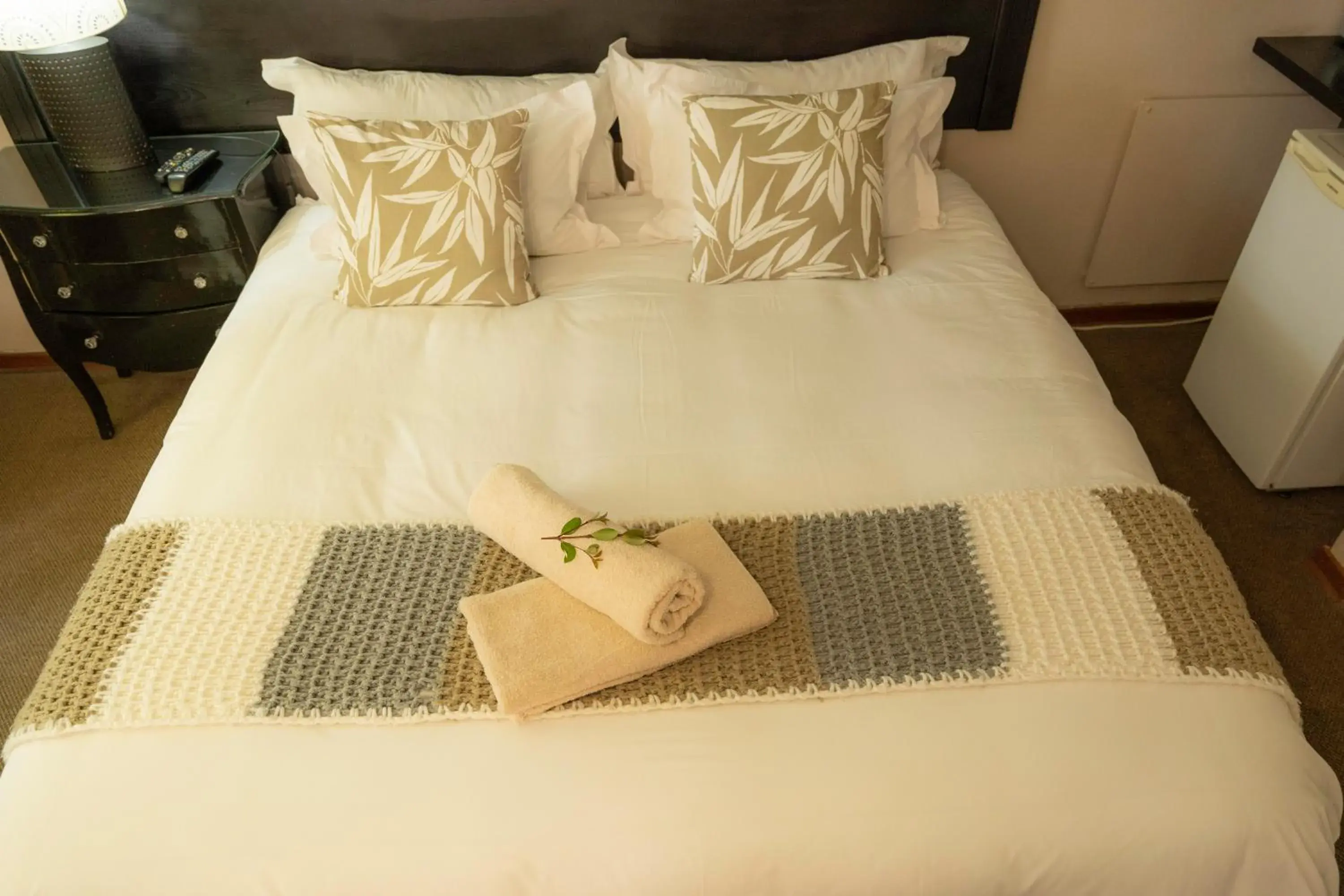 Deluxe Double or Twin Room with Garden View - single occupancy in L'anda Guesthouse & self catering Deluxe Double or Twin Room with Garden View - single occupancy in L'anda Guesthouse & self catering