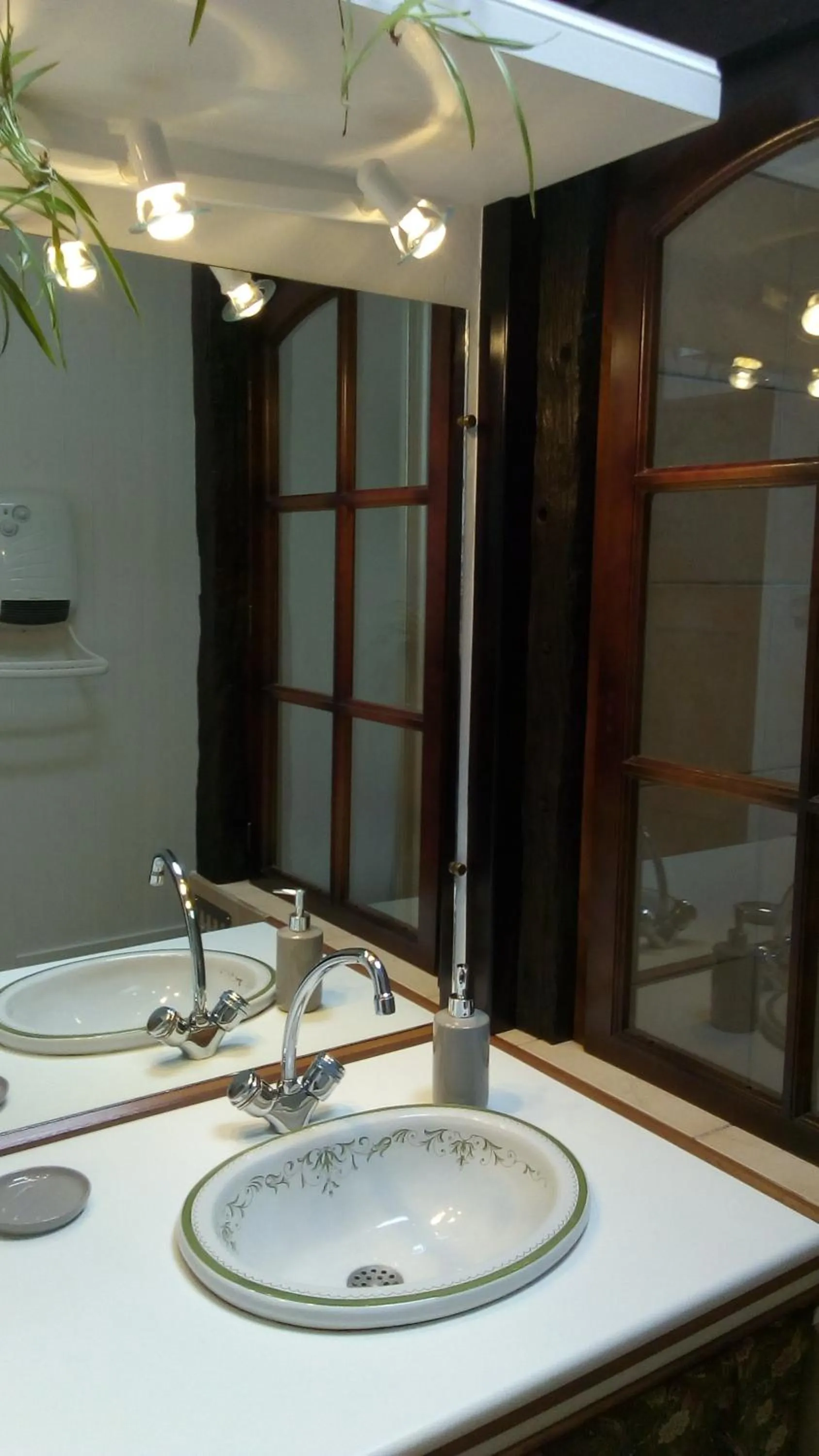 Bathroom in Domaine de Séguéla