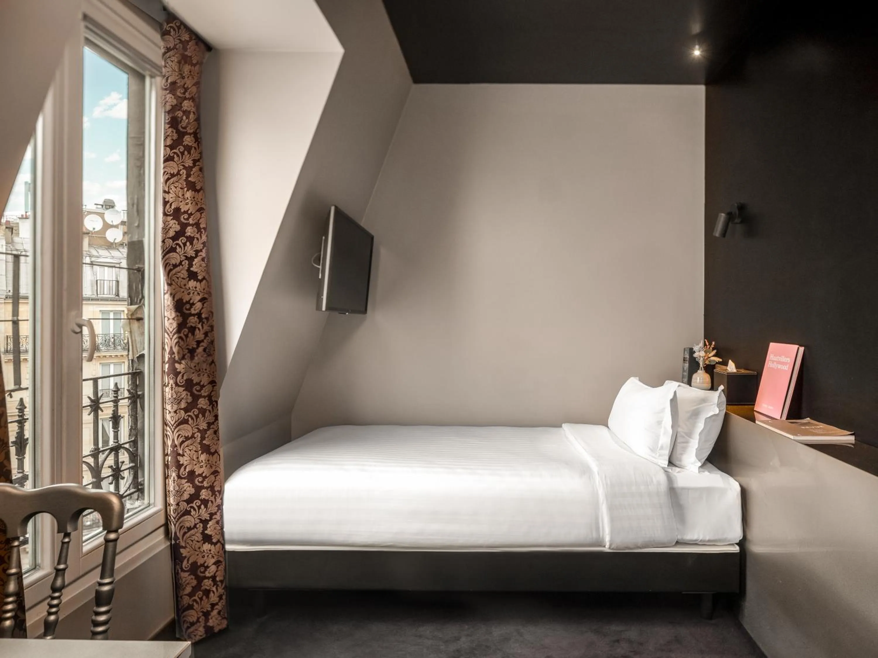 Bed in Grand Hotel Lafayette