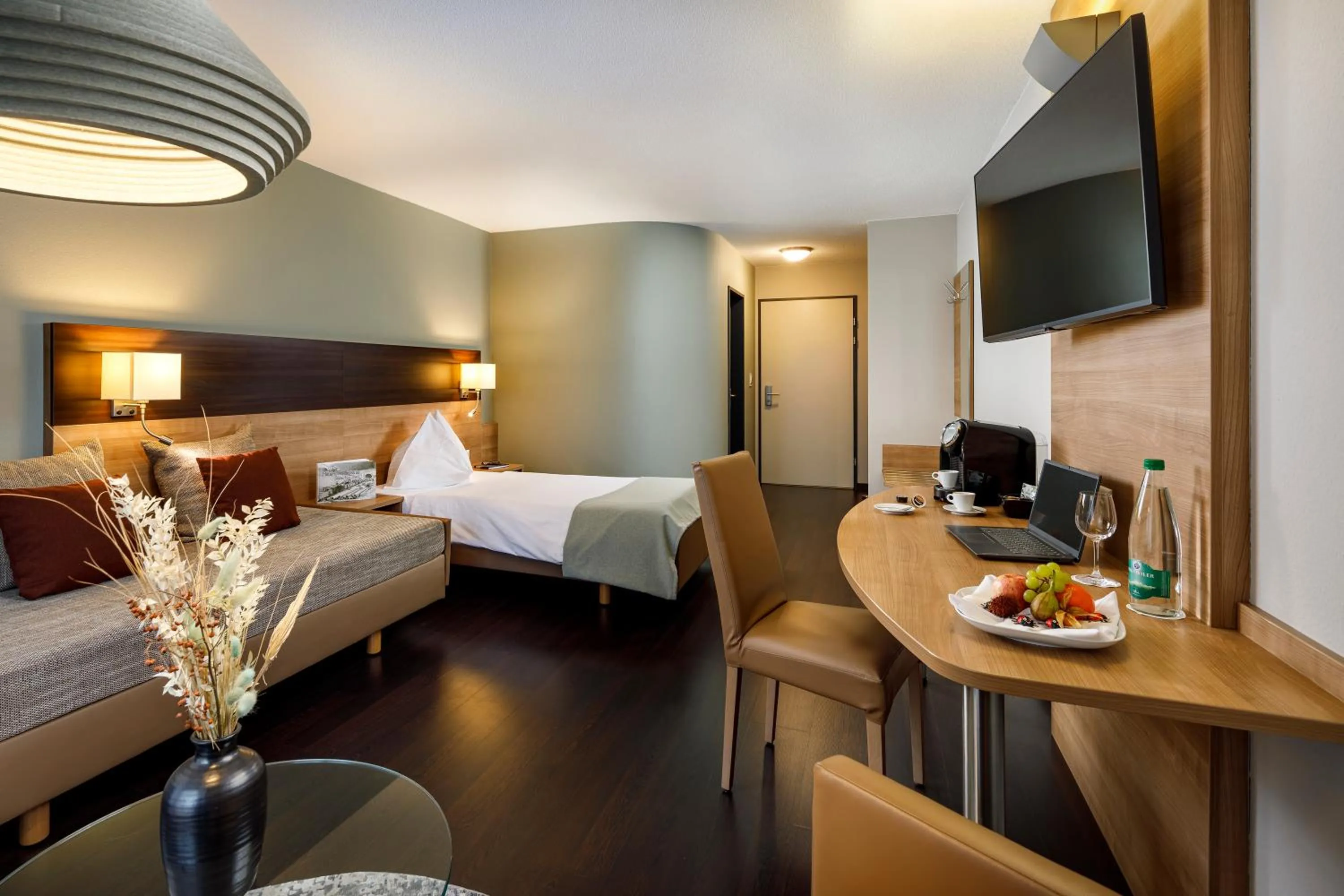 TV and multimedia, Bed in Hotel Olten Swiss Quality