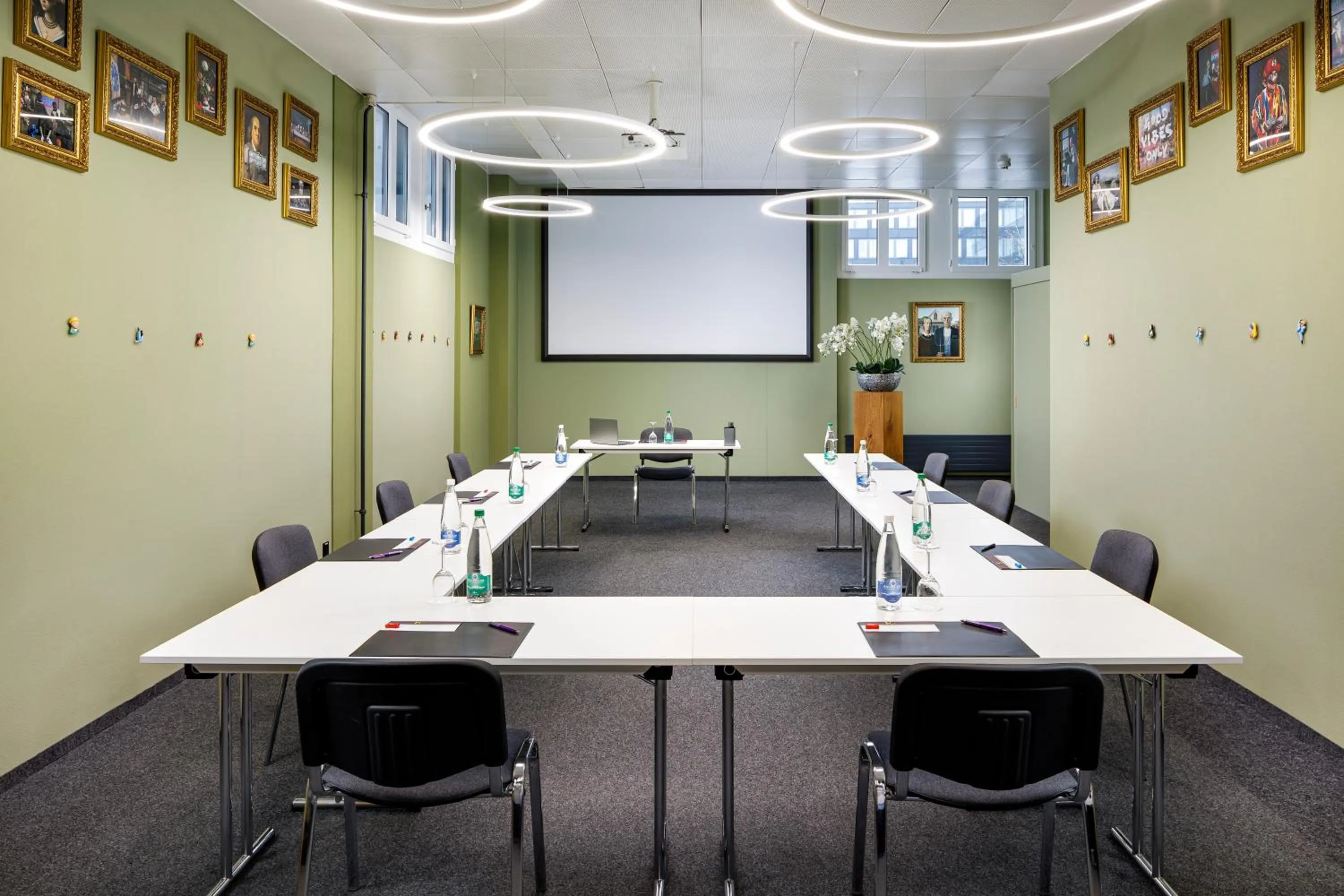Seating area in Hotel Olten Swiss Quality