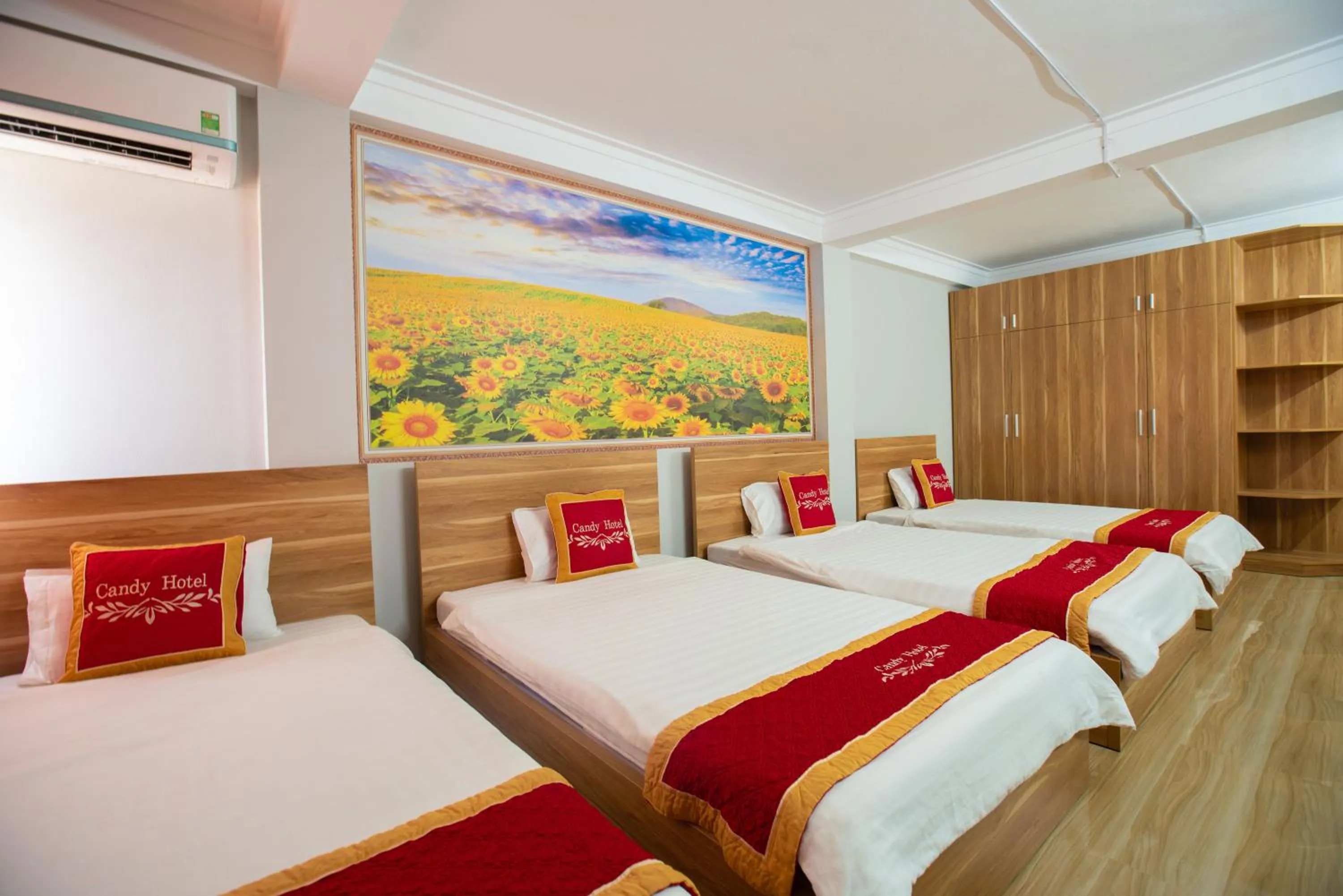 Bedroom, Bed in Candy Hotel Hạ Long