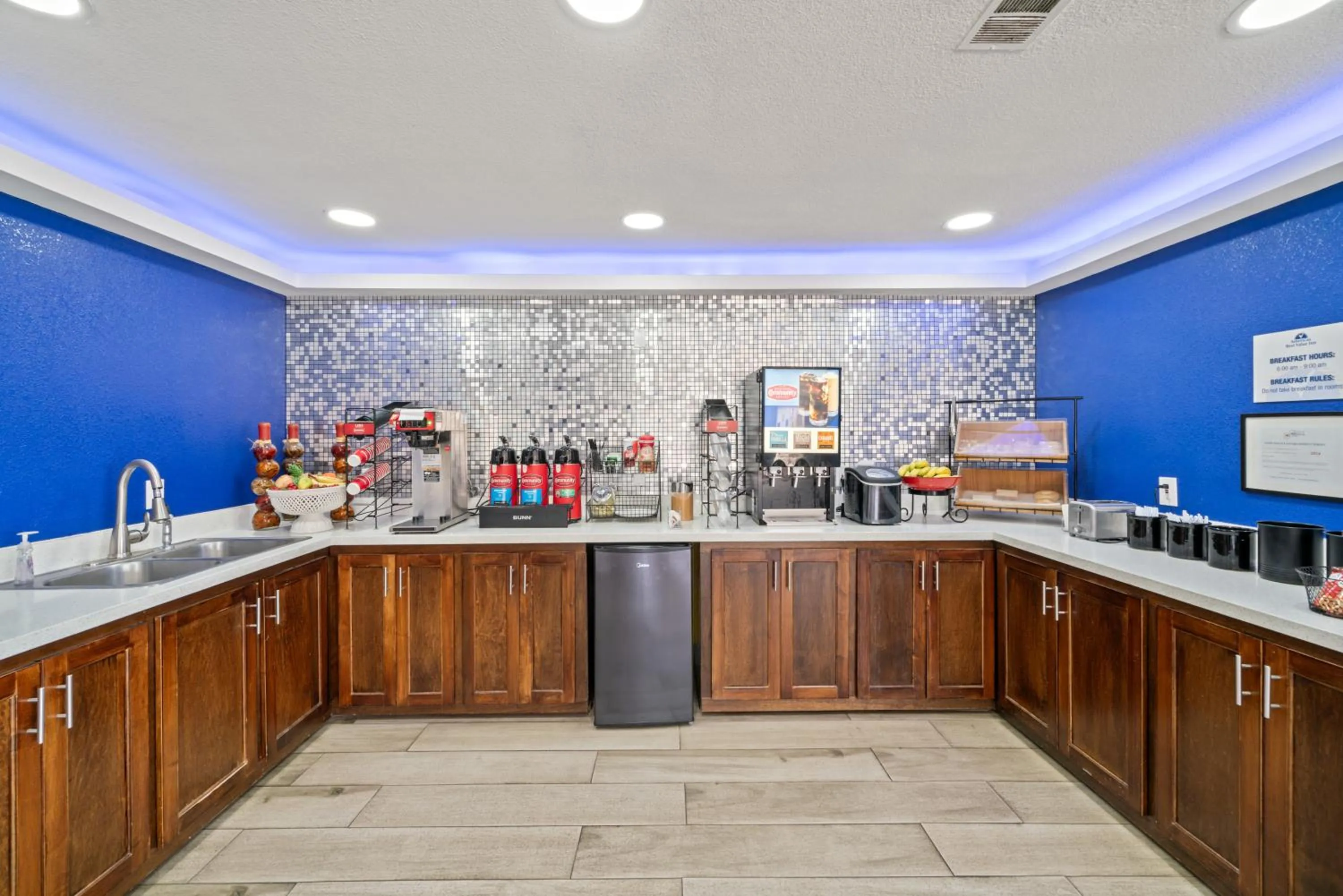 Coffee/tea facilities in Americas Best Value Inn & Suites Brenham
