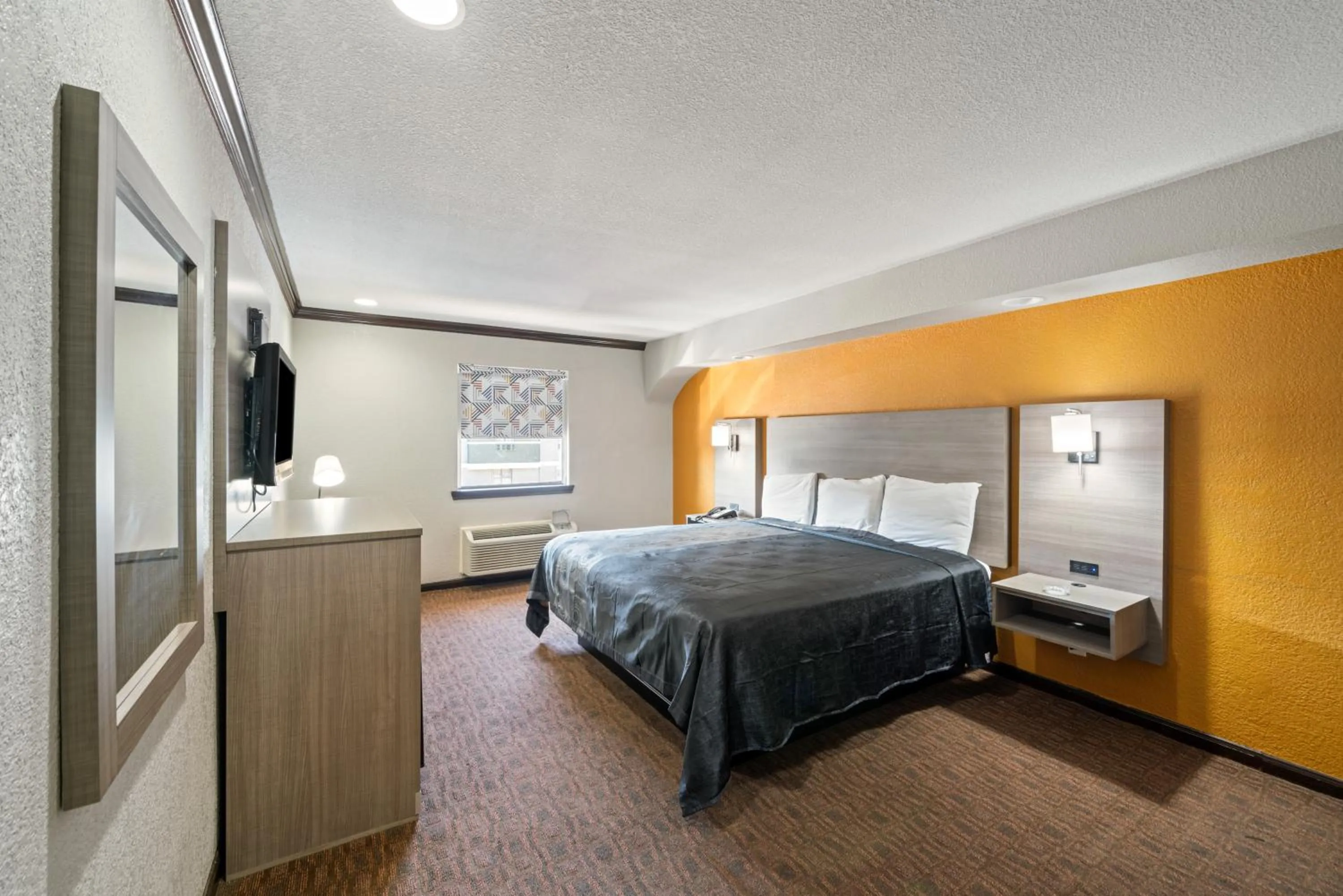 Bed in Americas Best Value Inn & Suites Brenham