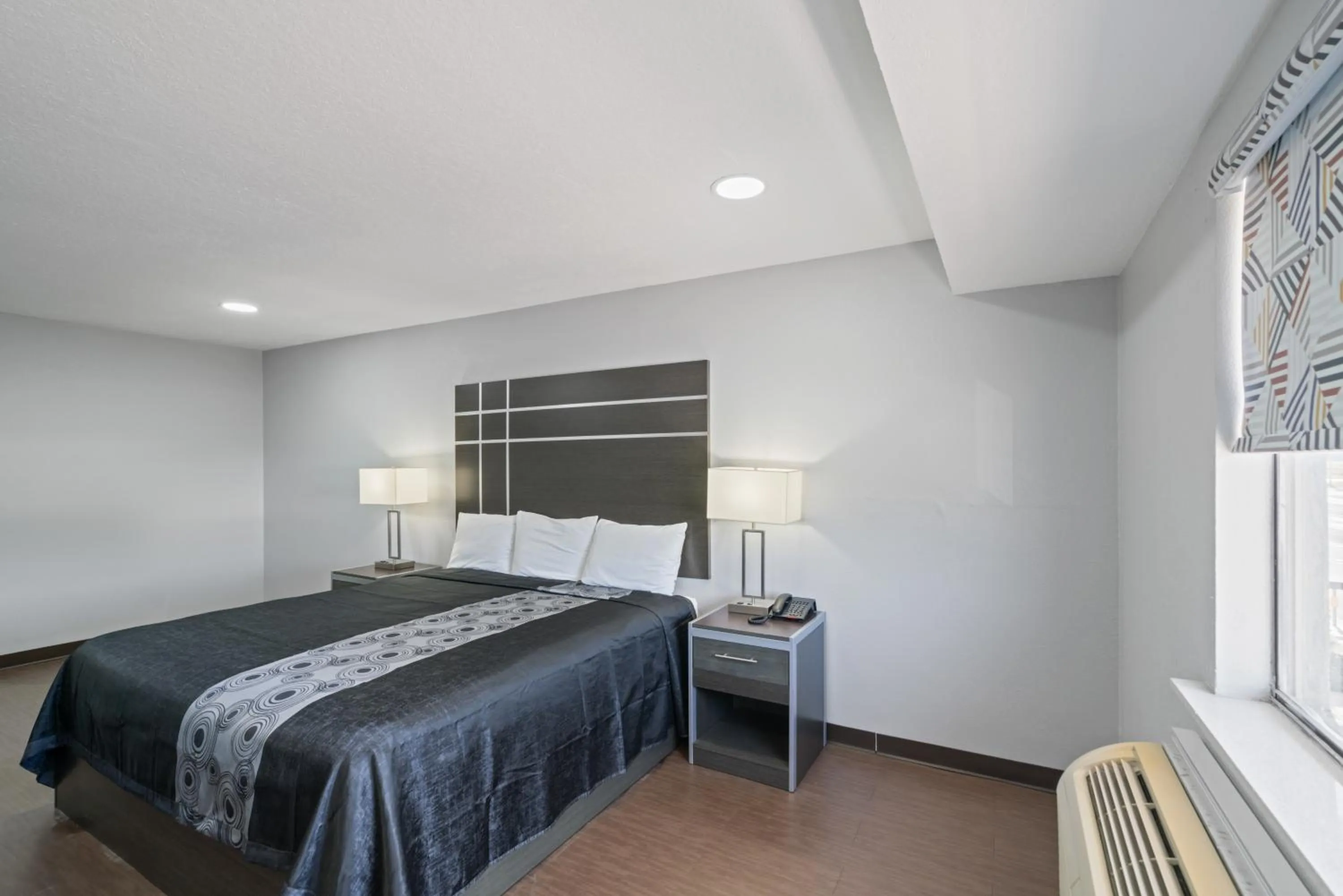 Bed in Americas Best Value Inn & Suites Brenham