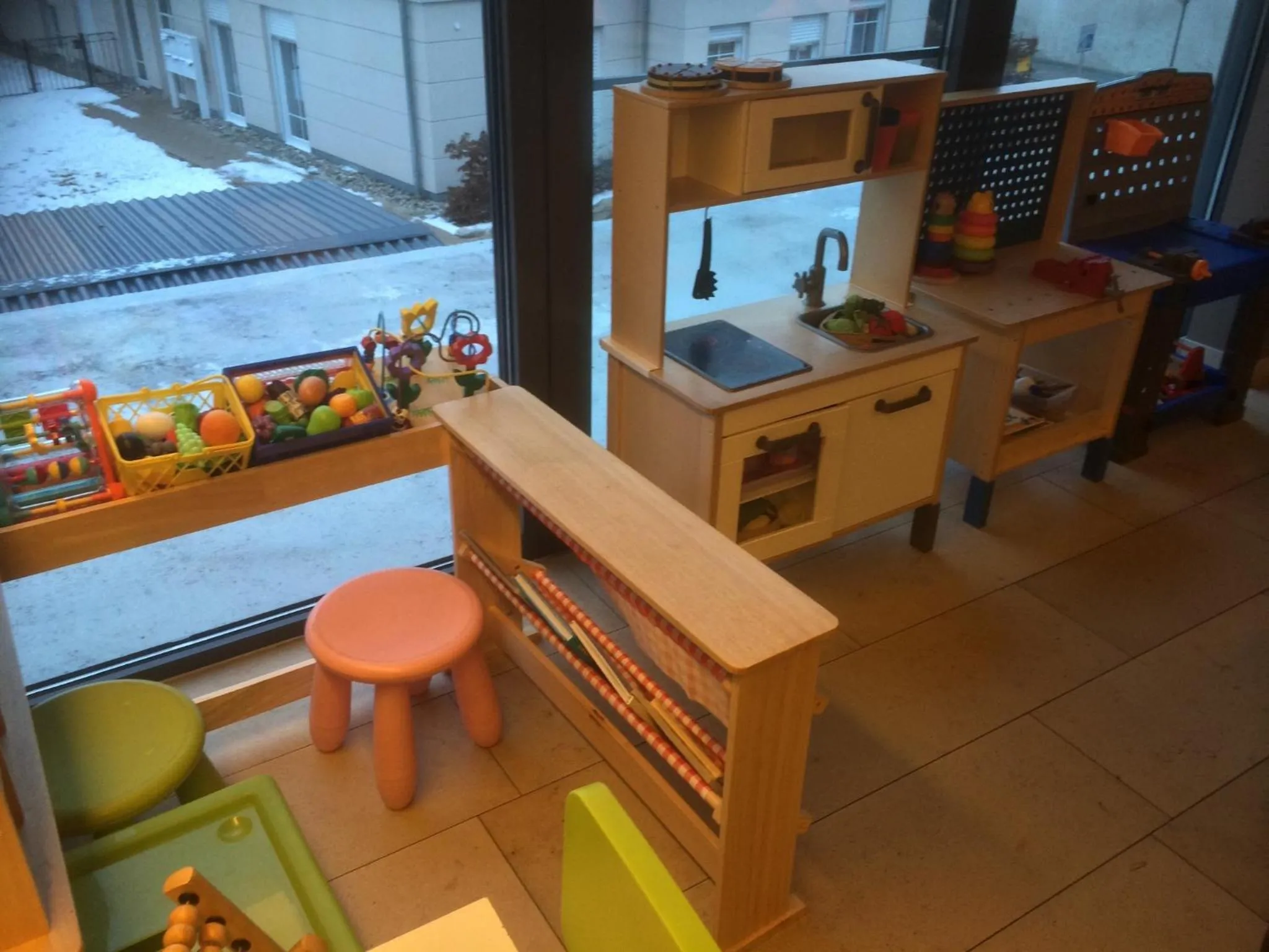 Game Room in KH Hotel mit Restaurant