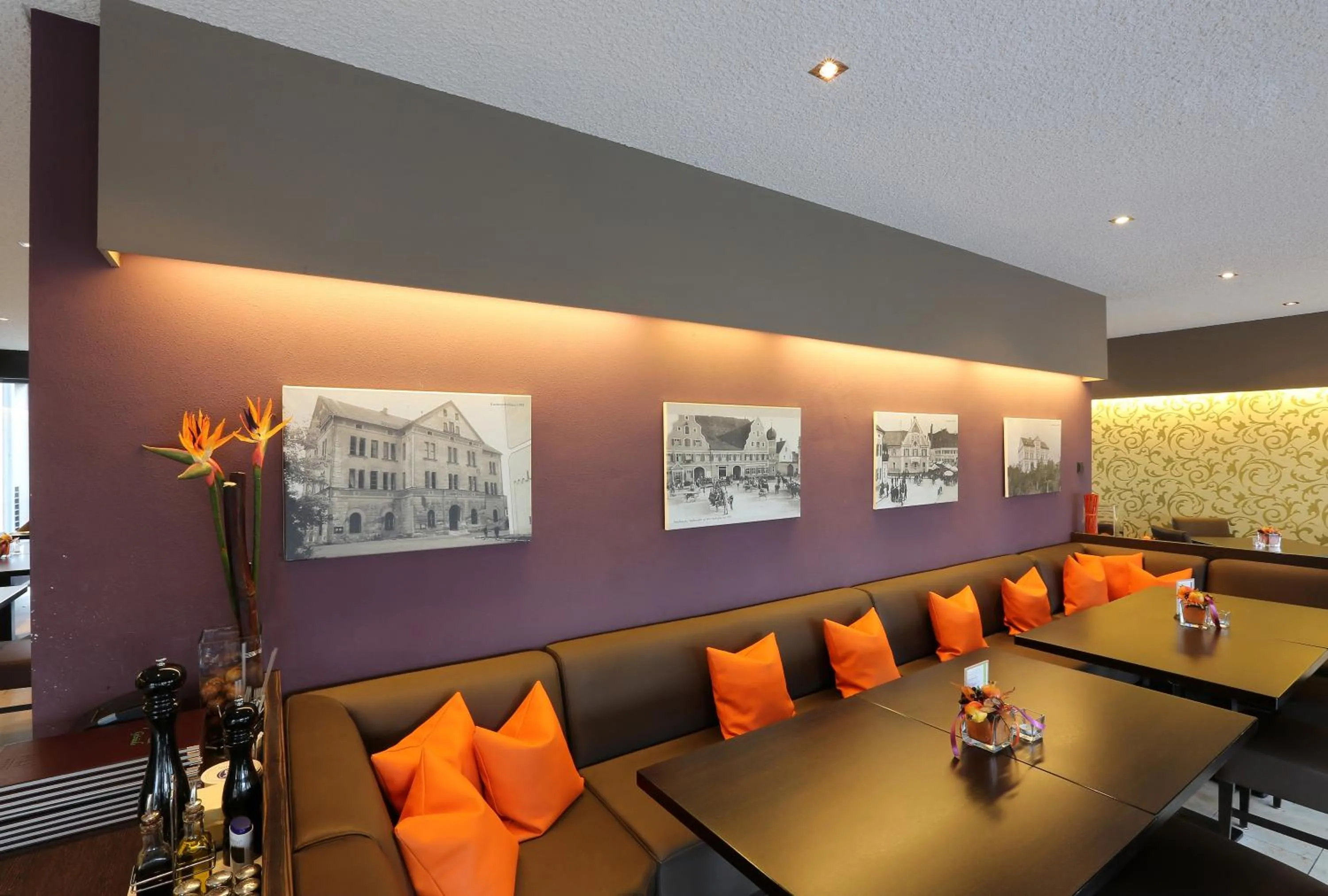 Lounge or bar in KH Hotel mit Restaurant