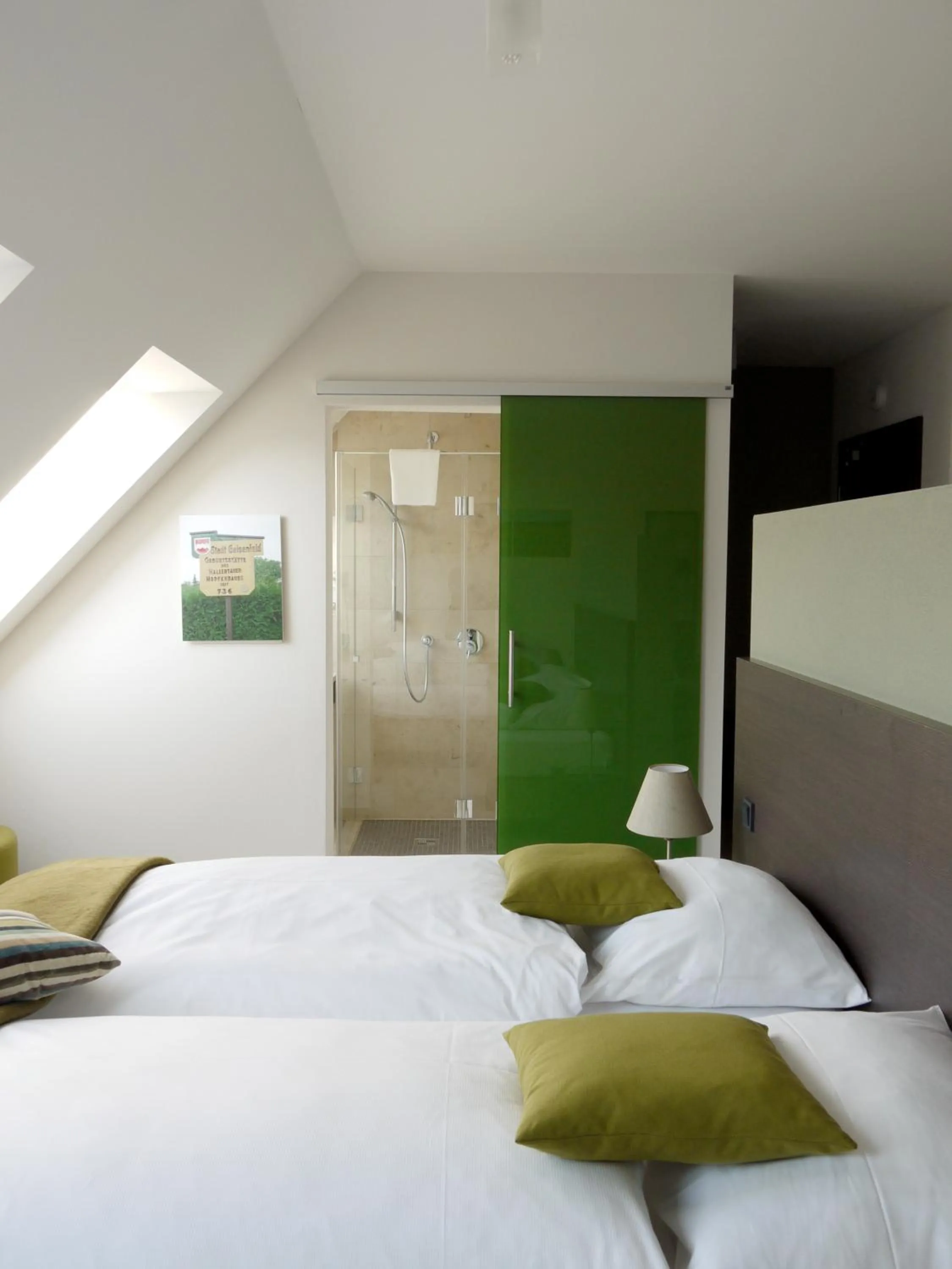 Photo of the whole room, Bed in KH Hotel mit Restaurant