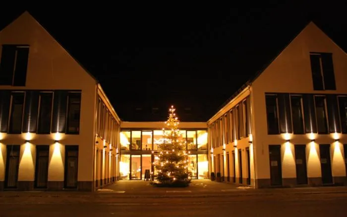 Property building in KH Hotel mit Restaurant