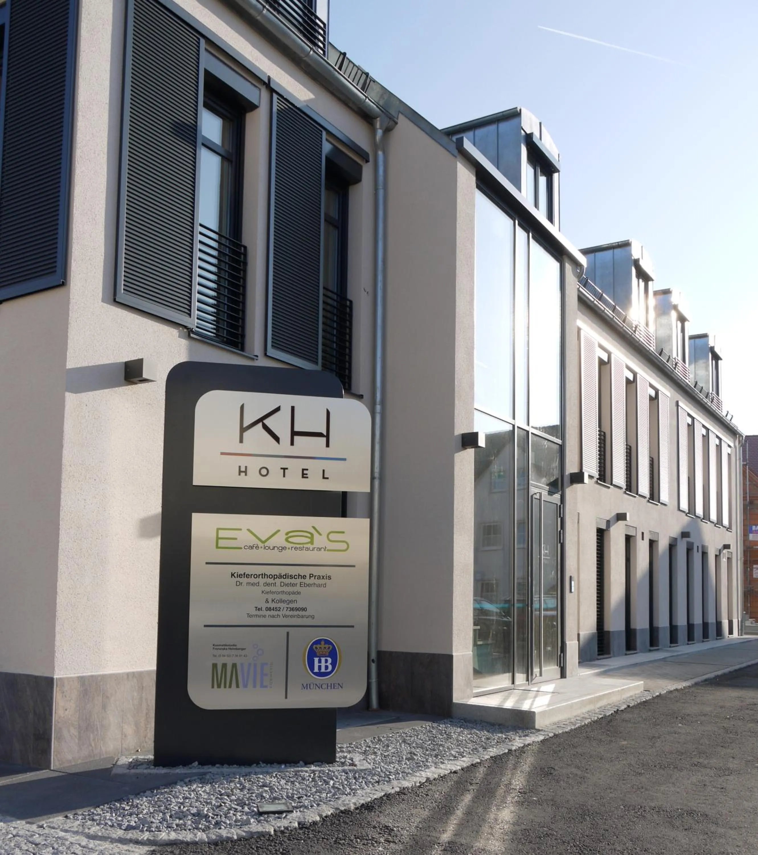 Facade/entrance in KH Hotel mit Restaurant