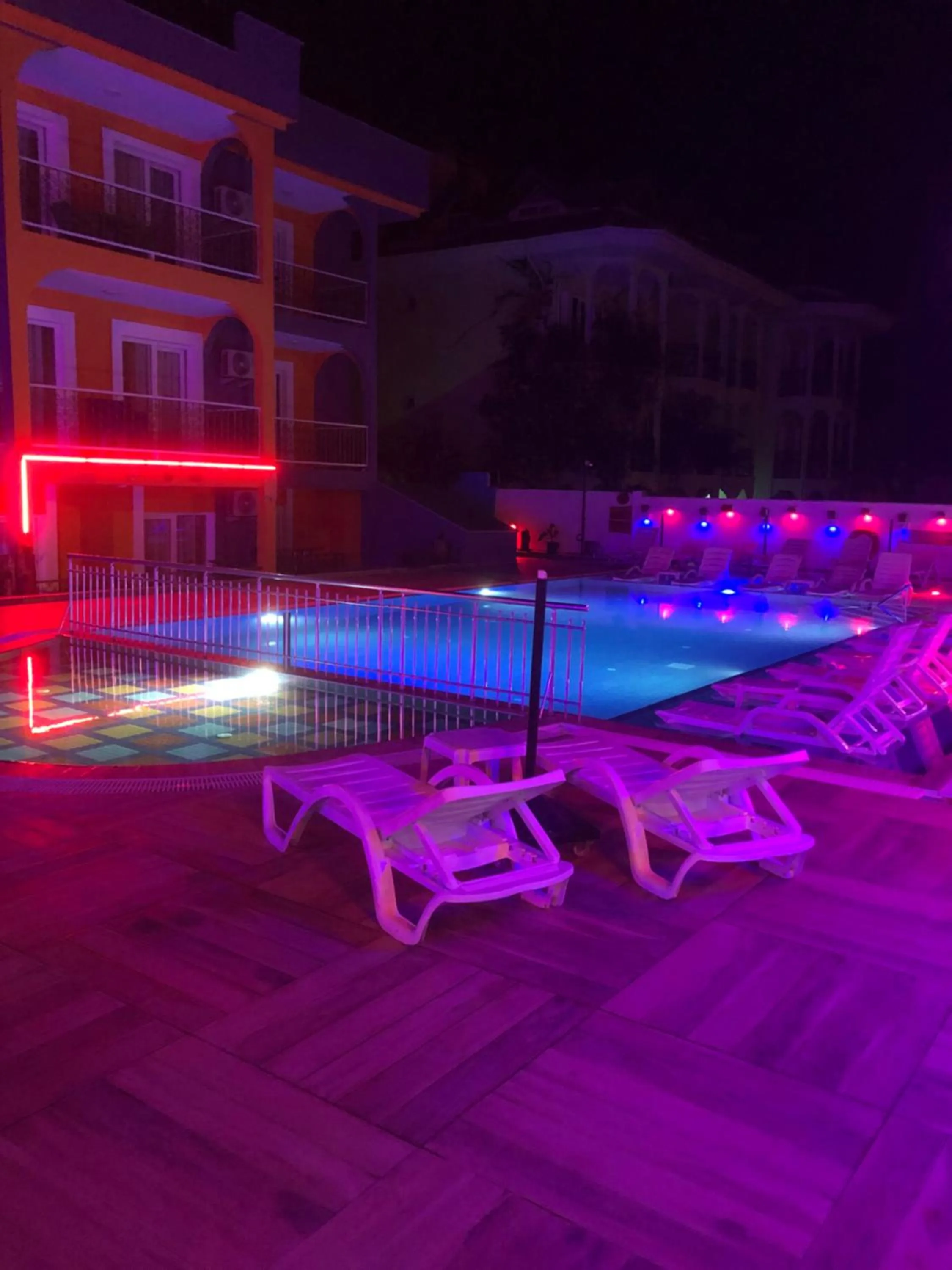 Swimming pool in Speedy Apart Otel