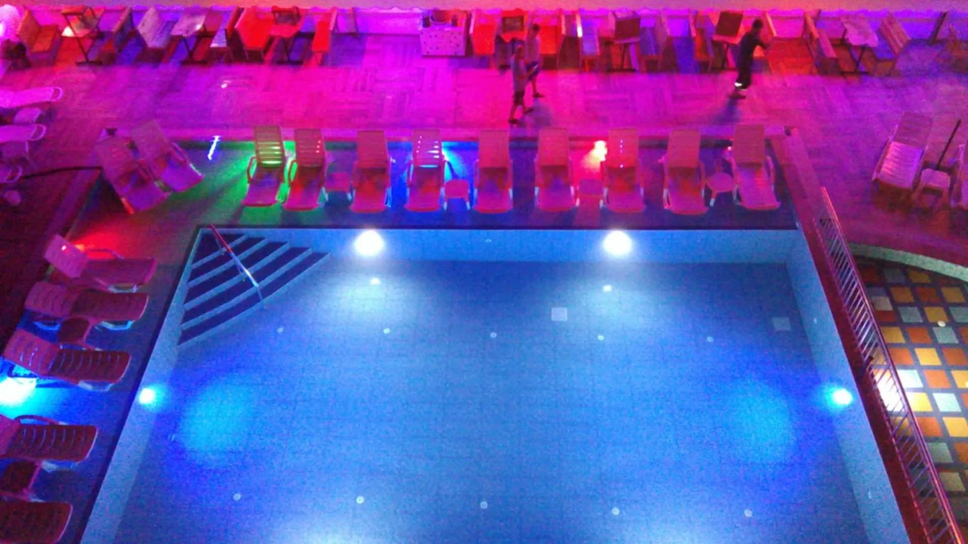 Swimming pool in Speedy Apart Otel