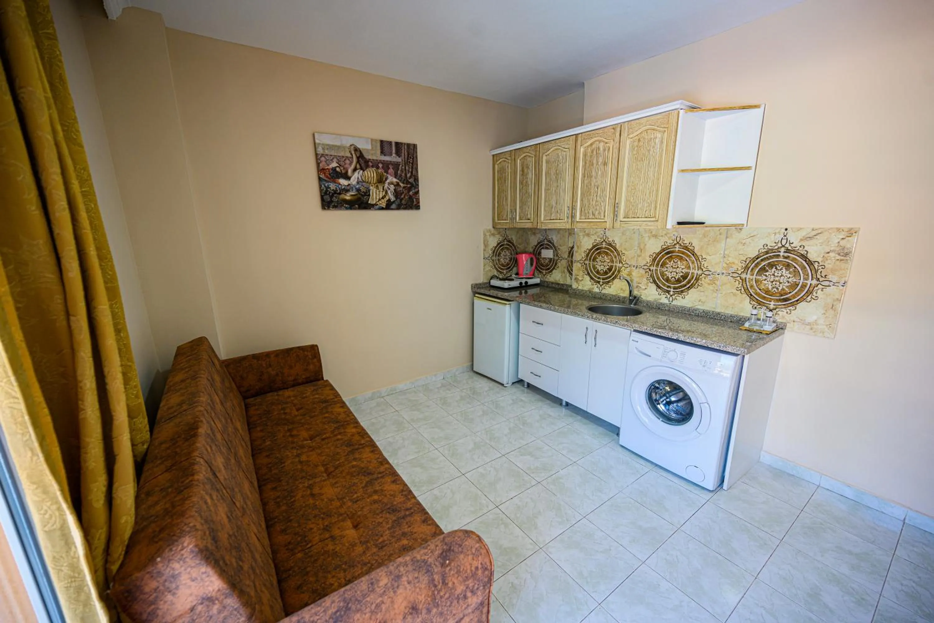 Kitchen or kitchenette in Speedy Apart Otel