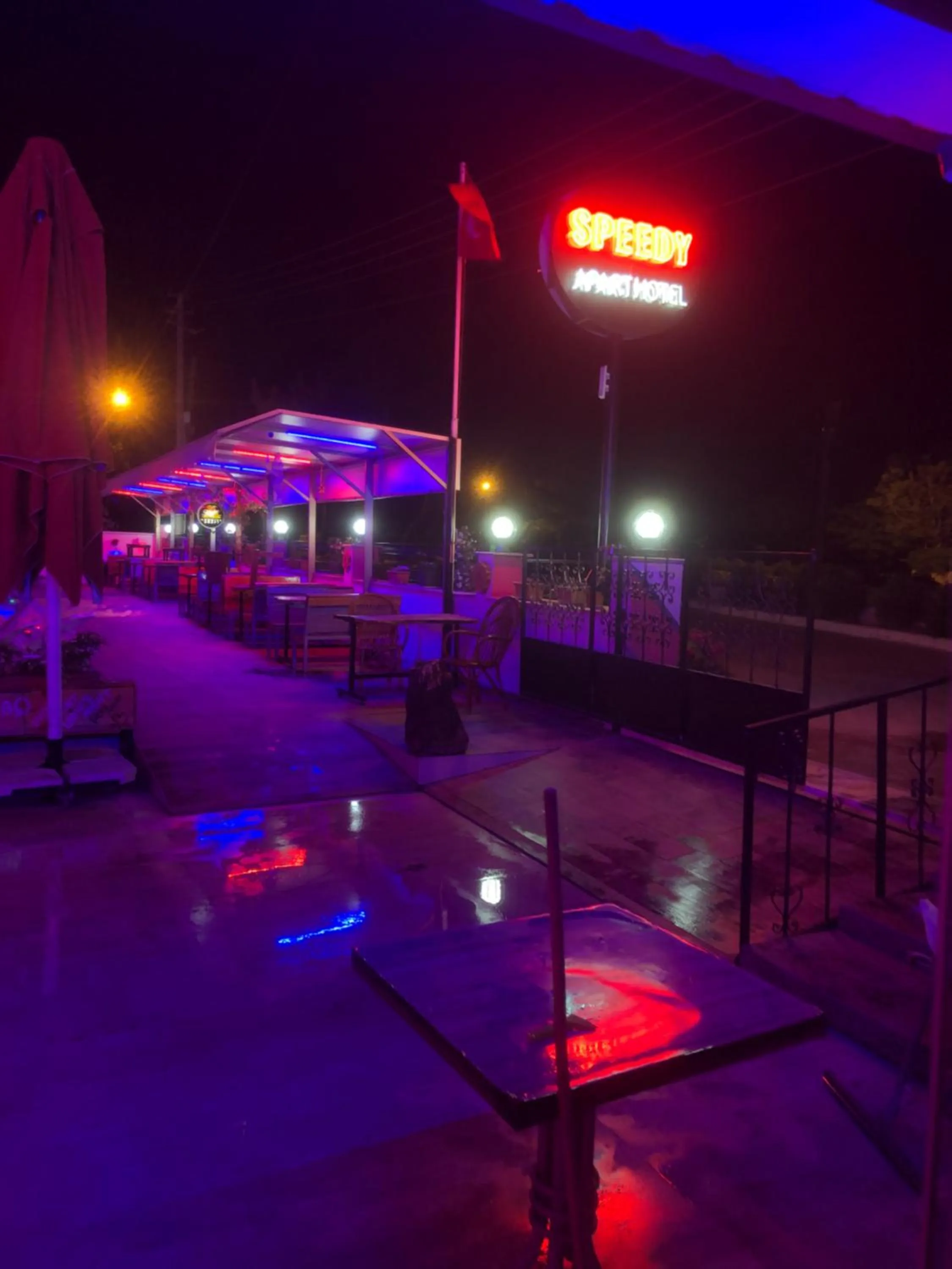 Swimming pool in Speedy Apart Otel