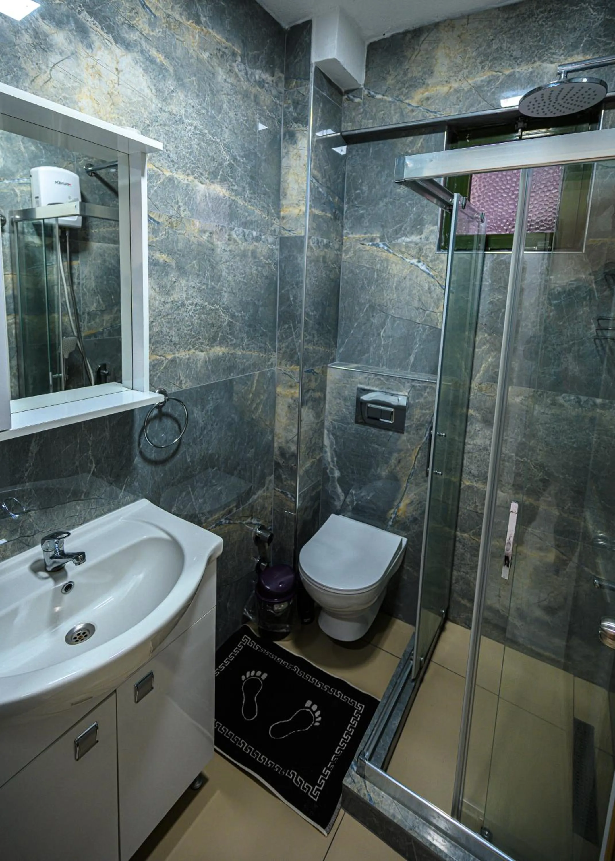 Bathroom in Speedy Apart Otel