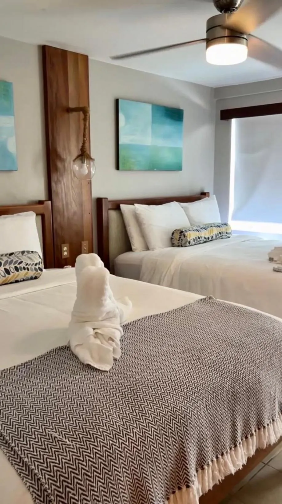 Bed in Mata Rocks Resort