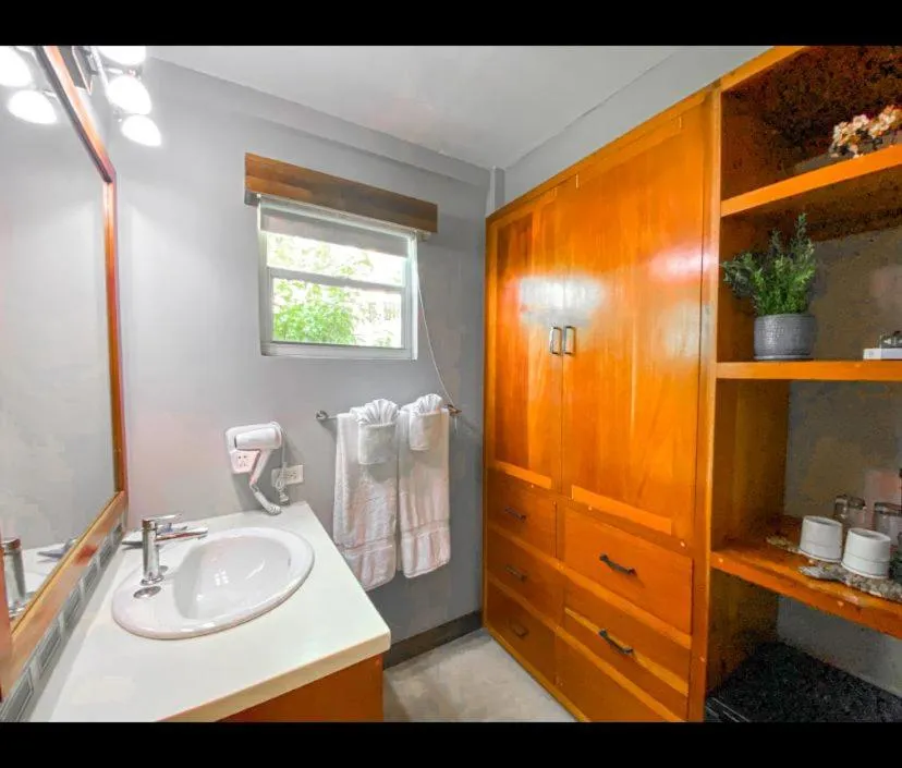 Bathroom in Mata Rocks Resort