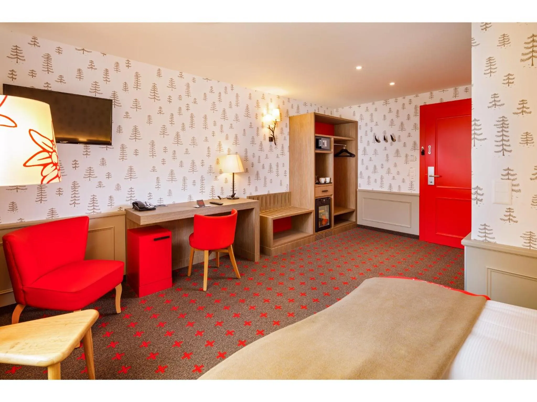 Photo of the whole room in Swiss Night by Fassbind