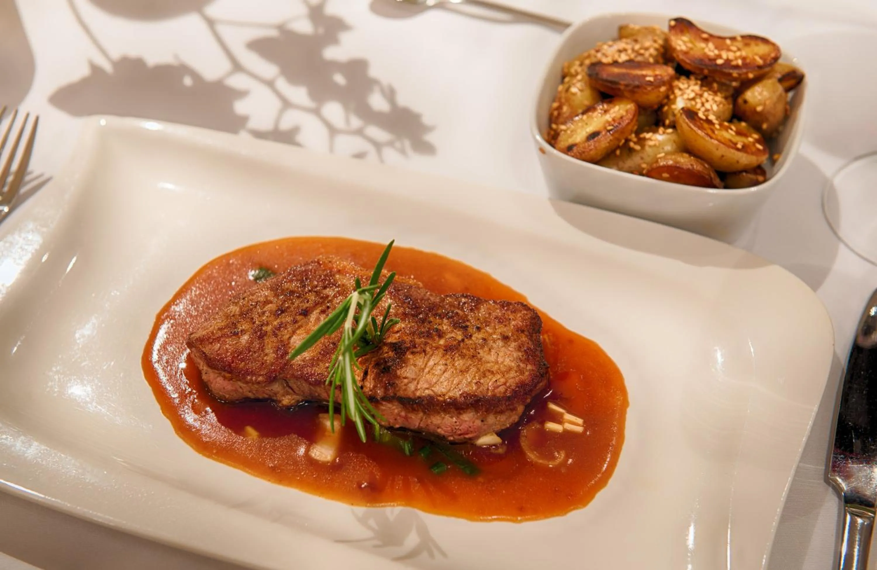 Restaurant/places to eat in Leonardo Boutique Hotel Rigihof Zurich