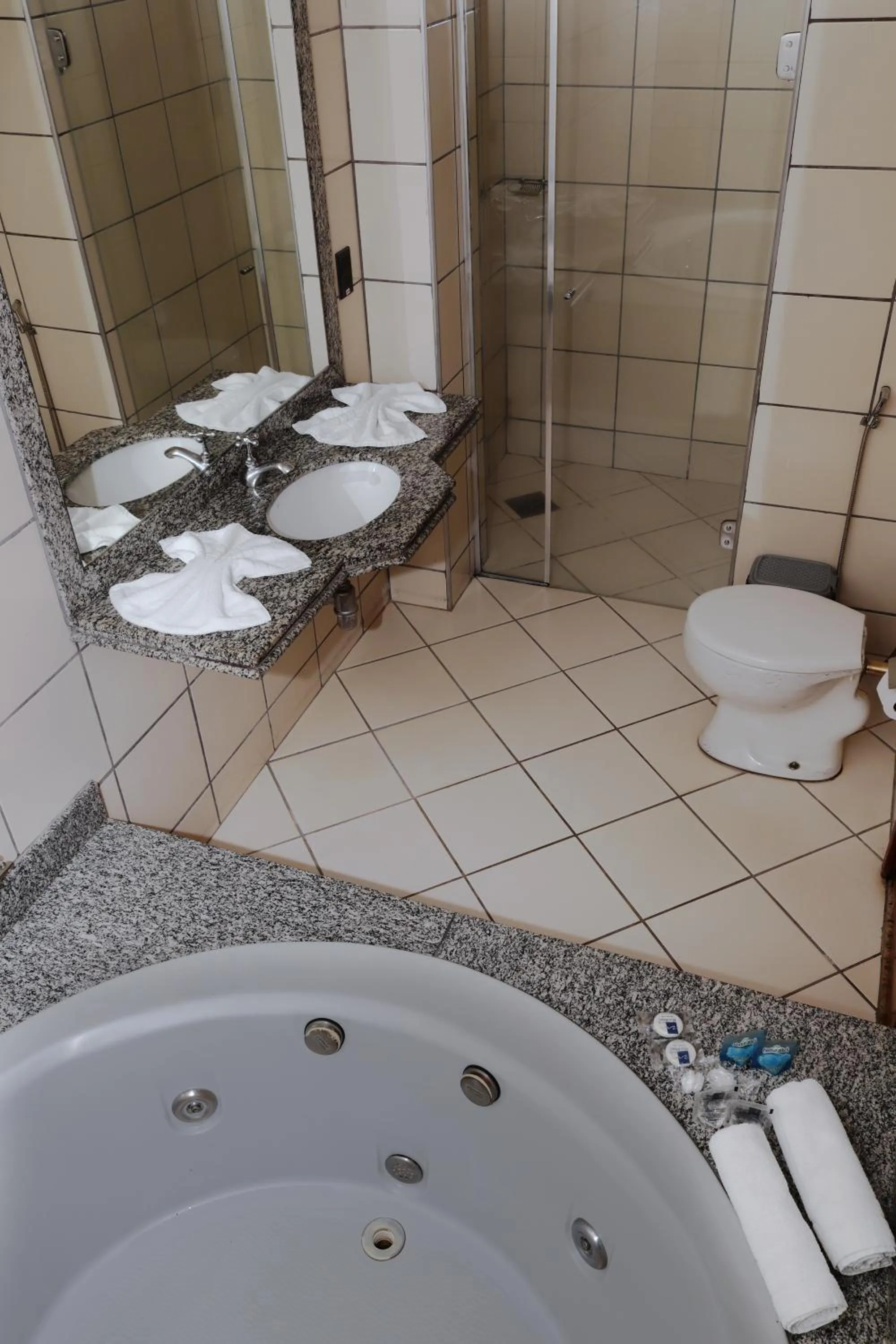 Bathroom in Montblanc Hotel