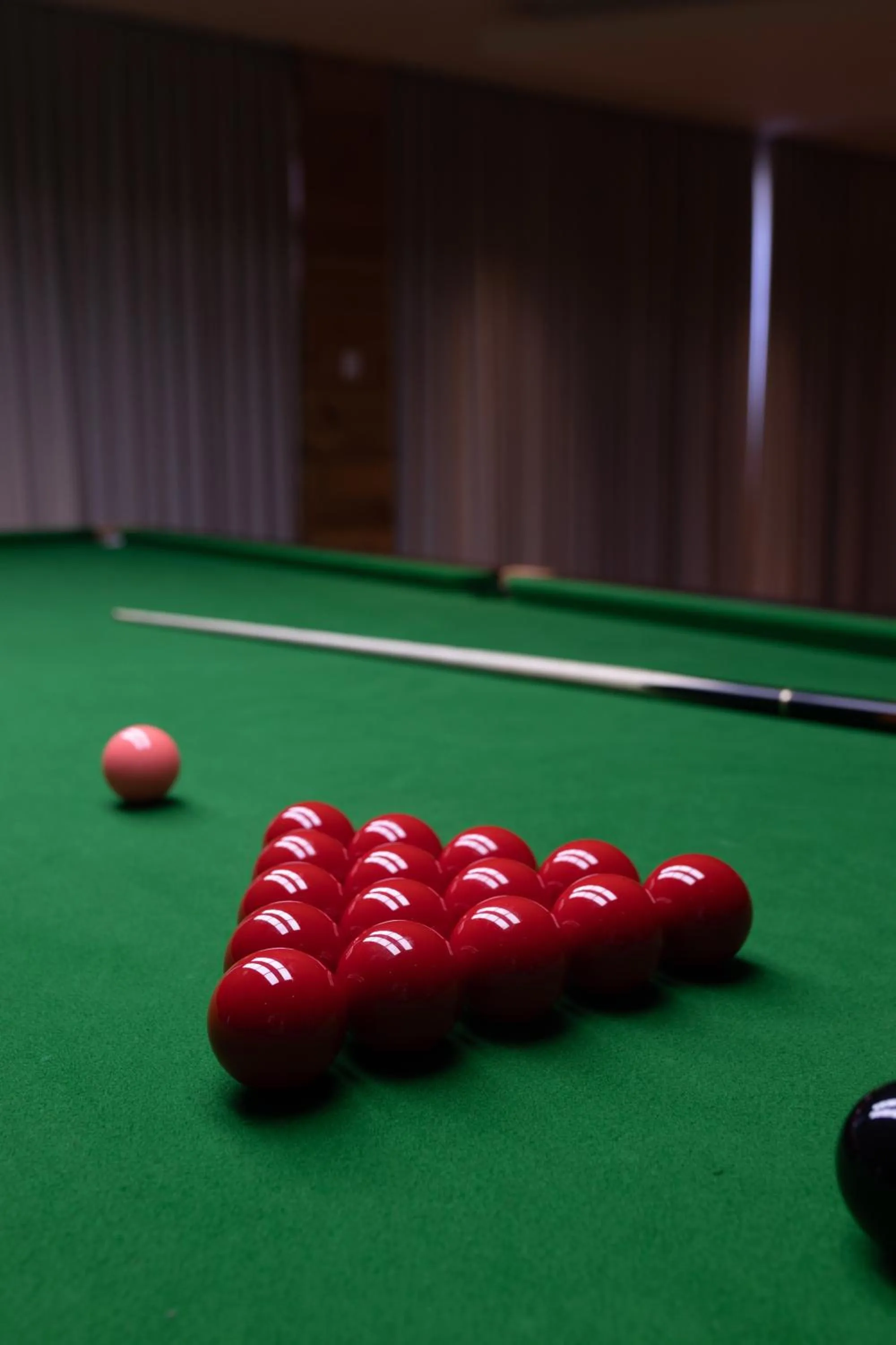 Lounge or bar in Araliya Red - Budget friendly Hotel- Where you find stunning 360 panoramic view of Nuwara Eliya