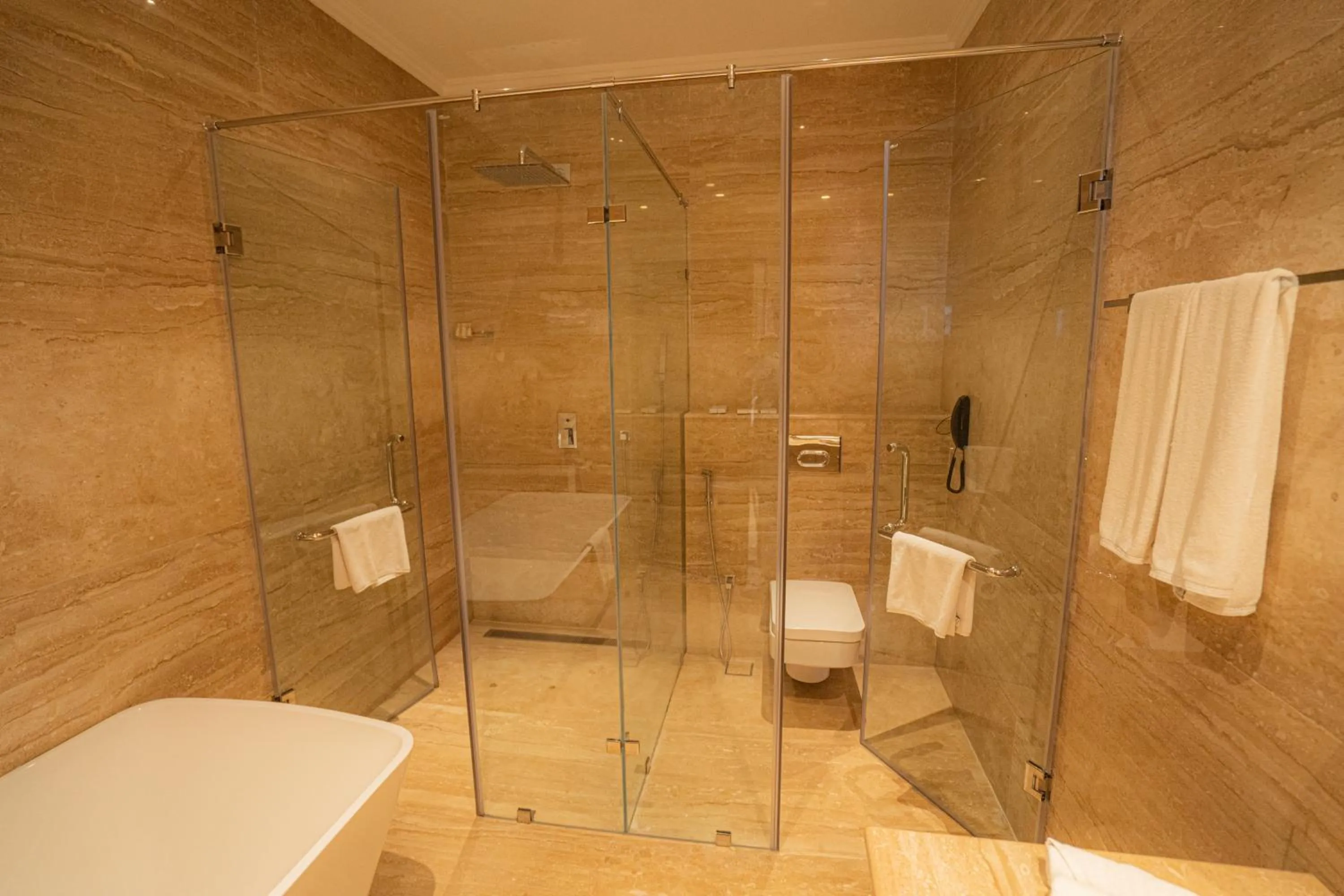 Shower in Araliya Red - Budget friendly Hotel- Where you find stunning 360 panoramic view of Nuwara Eliya