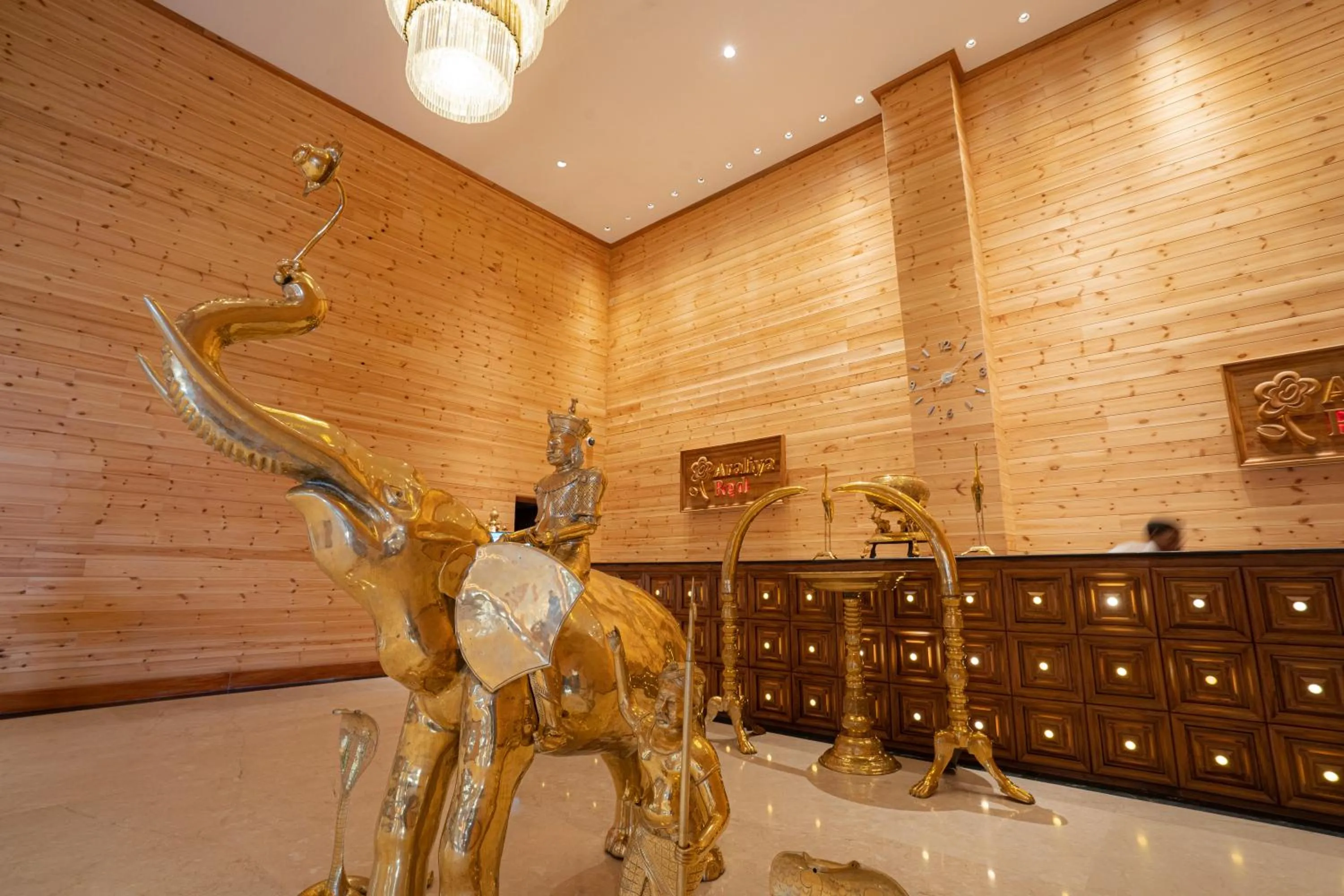 Lobby or reception in Araliya Red - Budget friendly Hotel- Where you find stunning 360 panoramic view of Nuwara Eliya