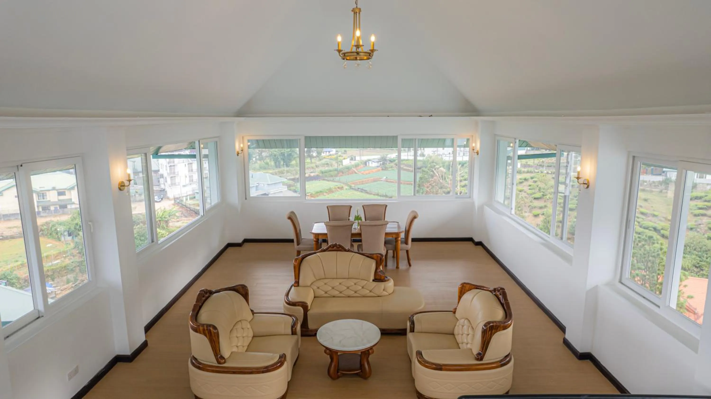 Property building in Araliya Red - Budget friendly Hotel- Where you find stunning 360 panoramic view of Nuwara Eliya