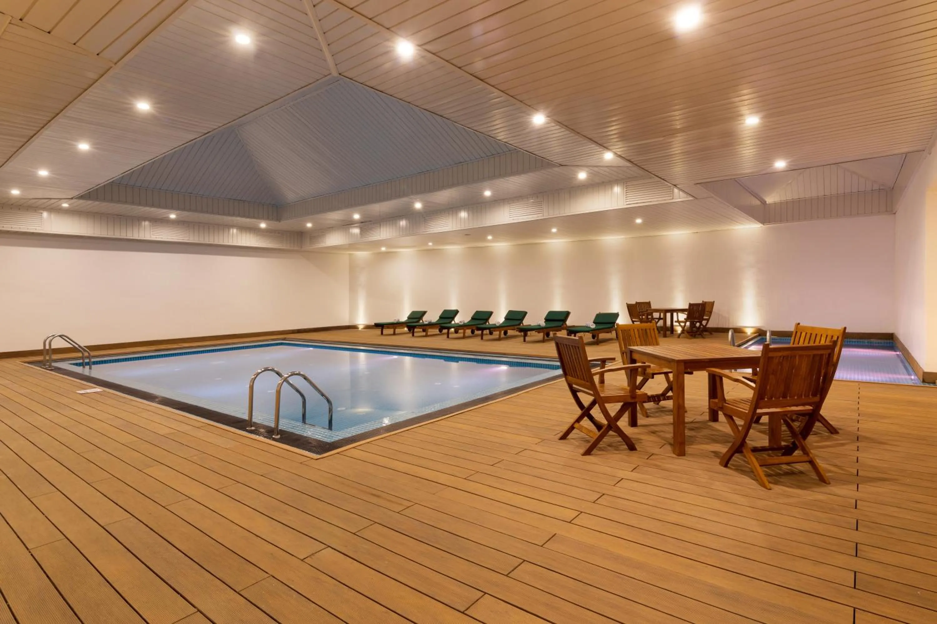 Swimming pool in Araliya Red - Budget friendly Hotel- Where you find stunning 360 panoramic view of Nuwara Eliya