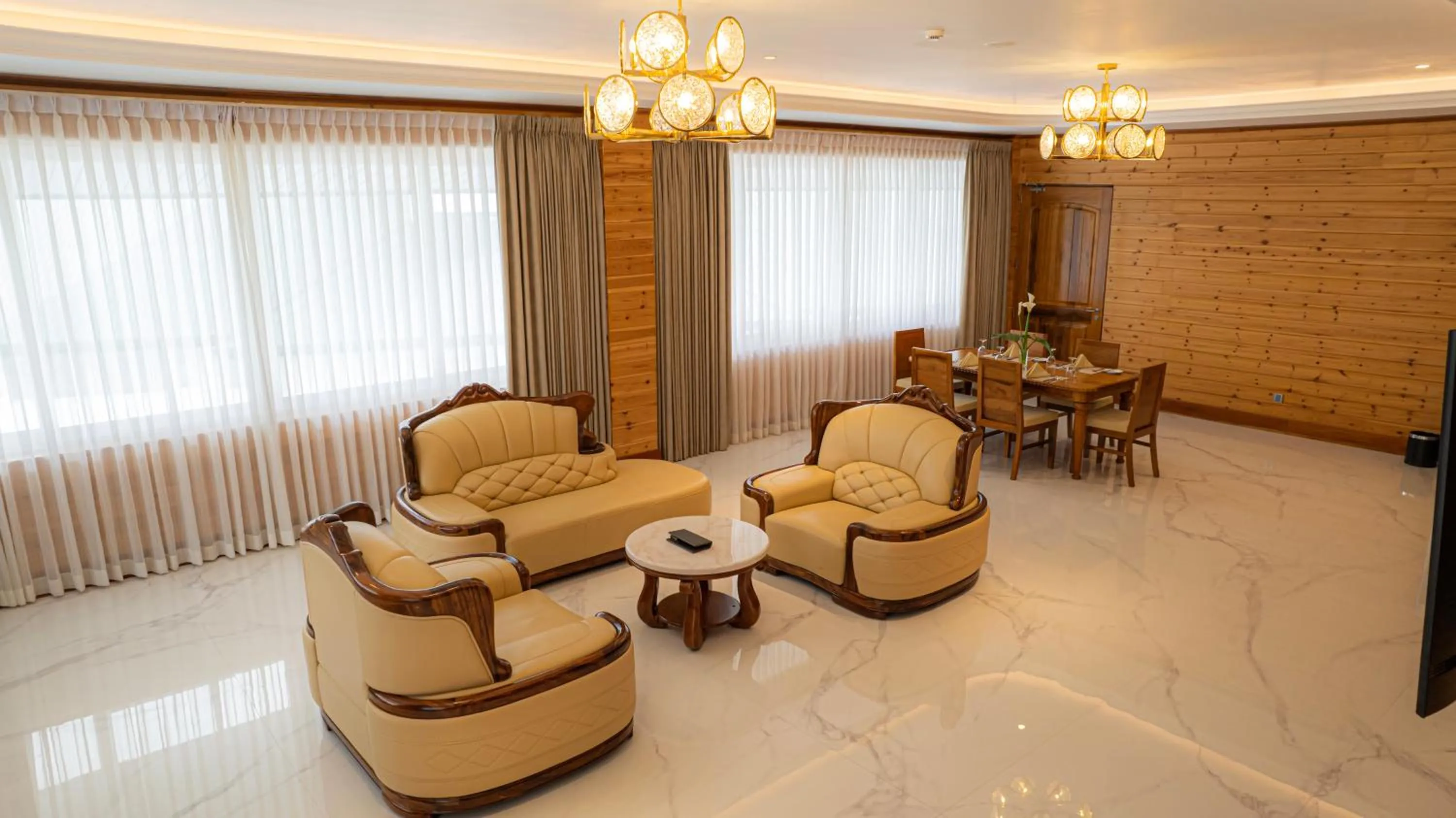 Property building in Araliya Red - Budget friendly Hotel- Where you find stunning 360 panoramic view of Nuwara Eliya