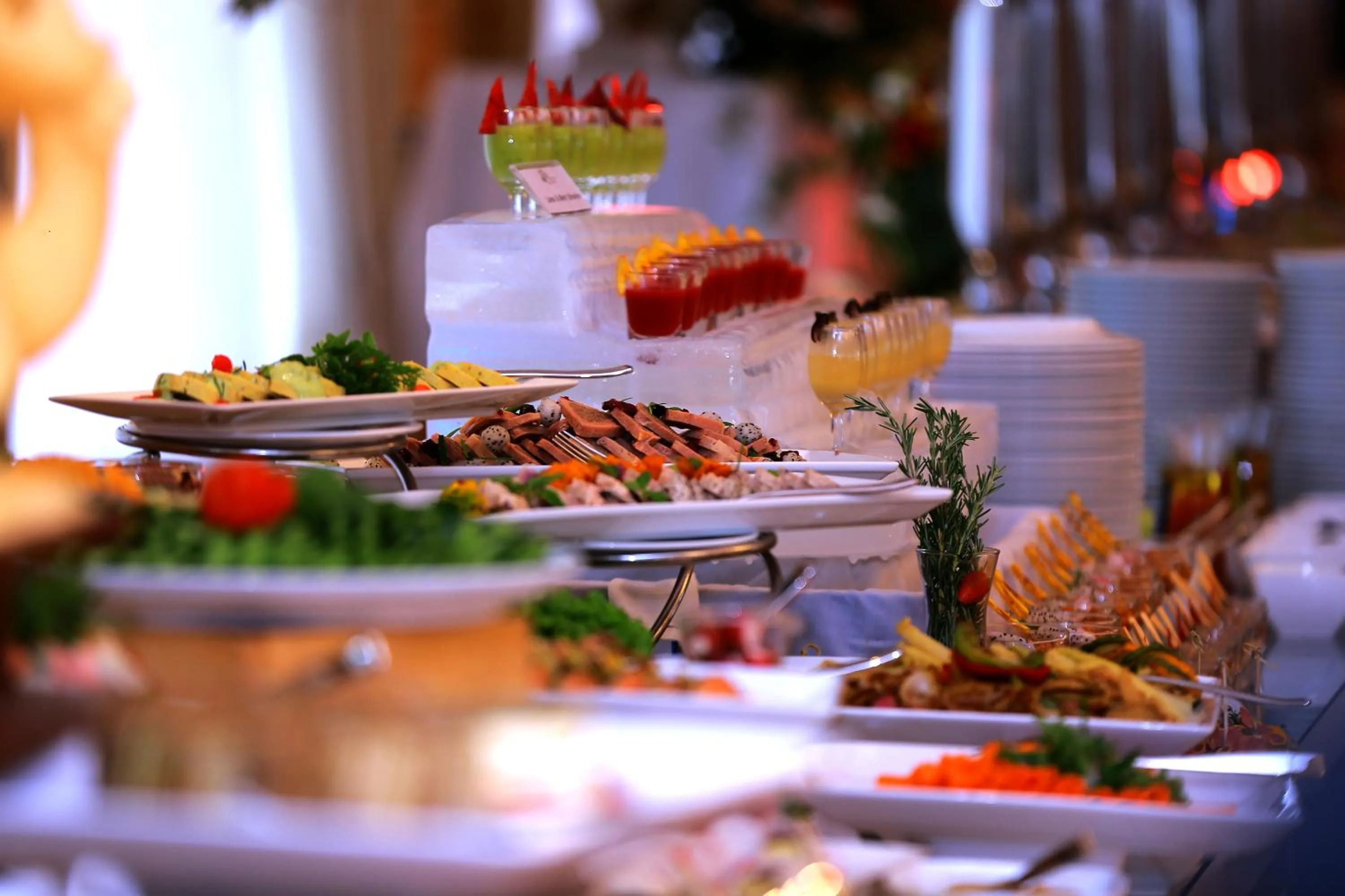 Food and drinks in Araliya Red - Budget friendly Hotel- Where you find stunning 360 panoramic view of Nuwara Eliya