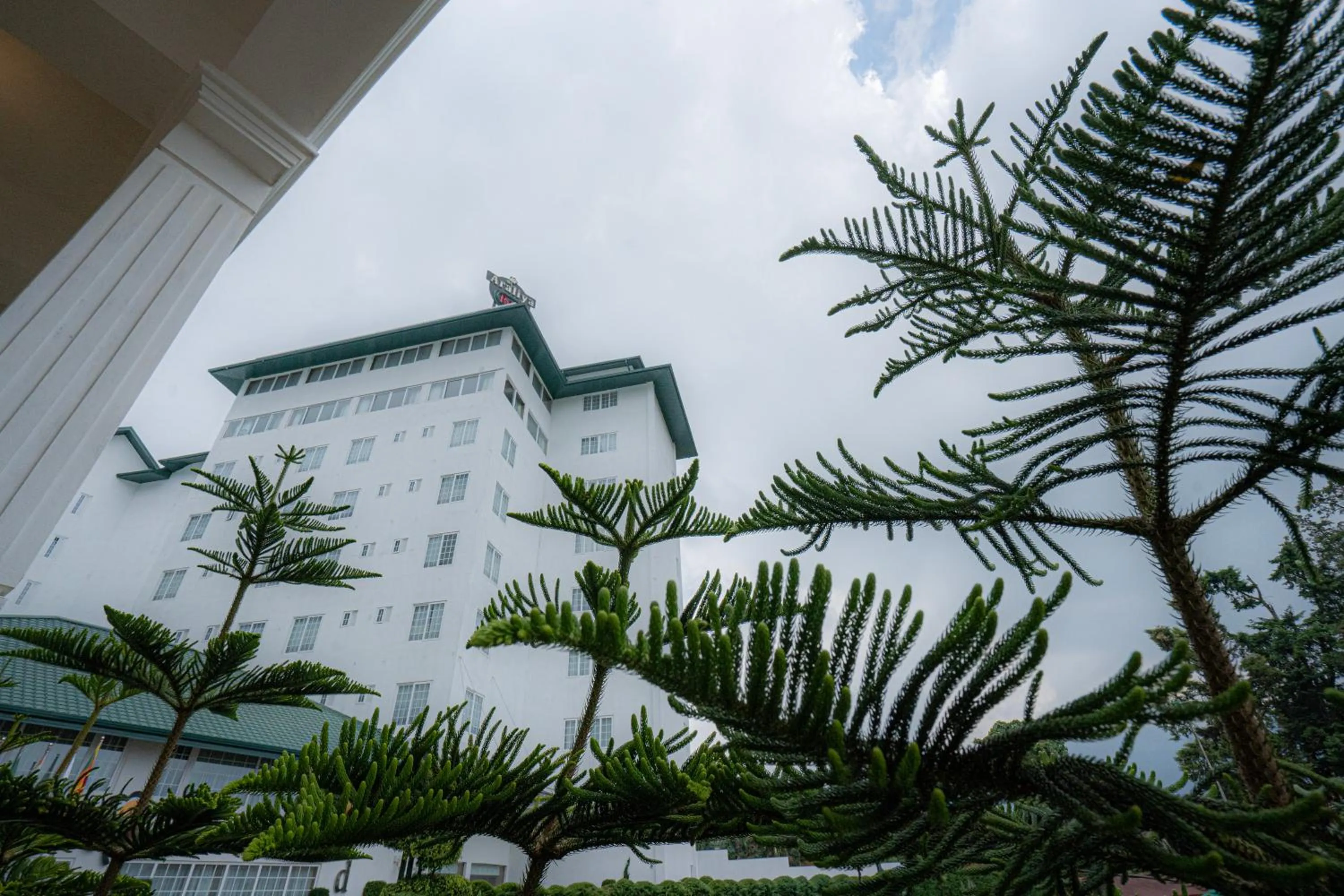 Property building in Araliya Red - Budget friendly Hotel- Where you find stunning 360 panoramic view of Nuwara Eliya