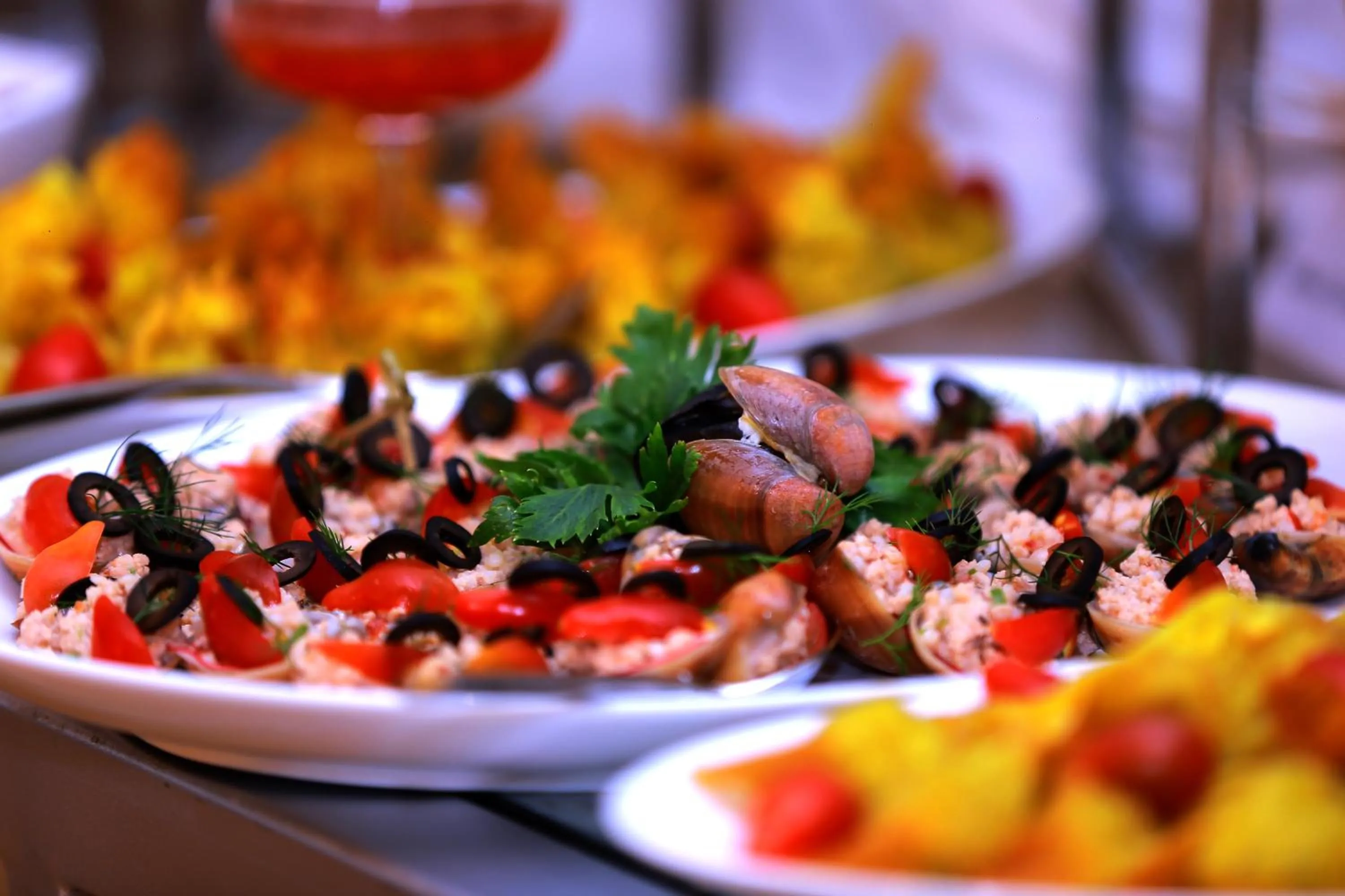 Food and drinks in Araliya Red - Budget friendly Hotel- Where you find stunning 360 panoramic view of Nuwara Eliya