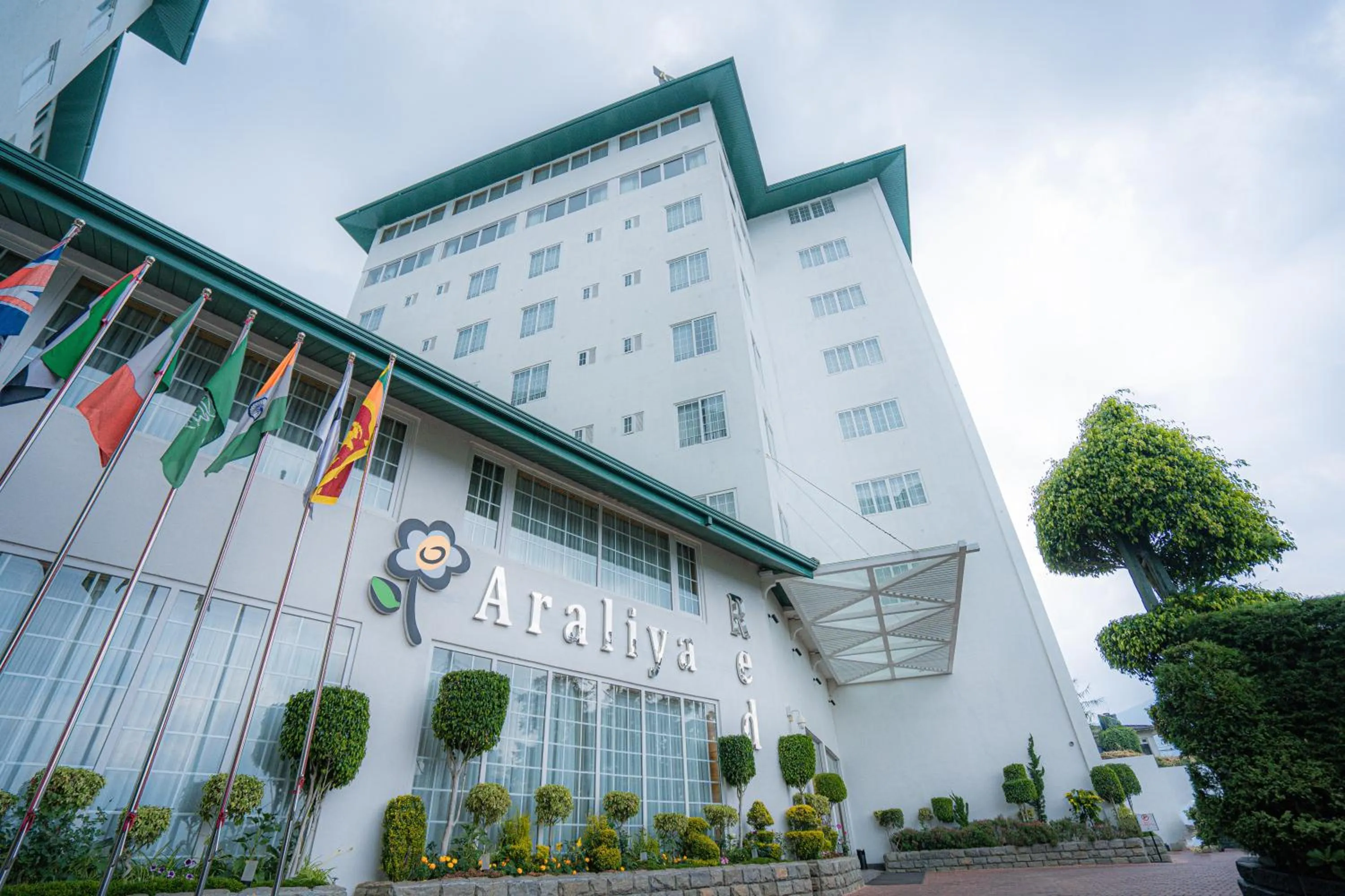 Property building in Araliya Red - Budget friendly Hotel- Where you find stunning 360 panoramic view of Nuwara Eliya