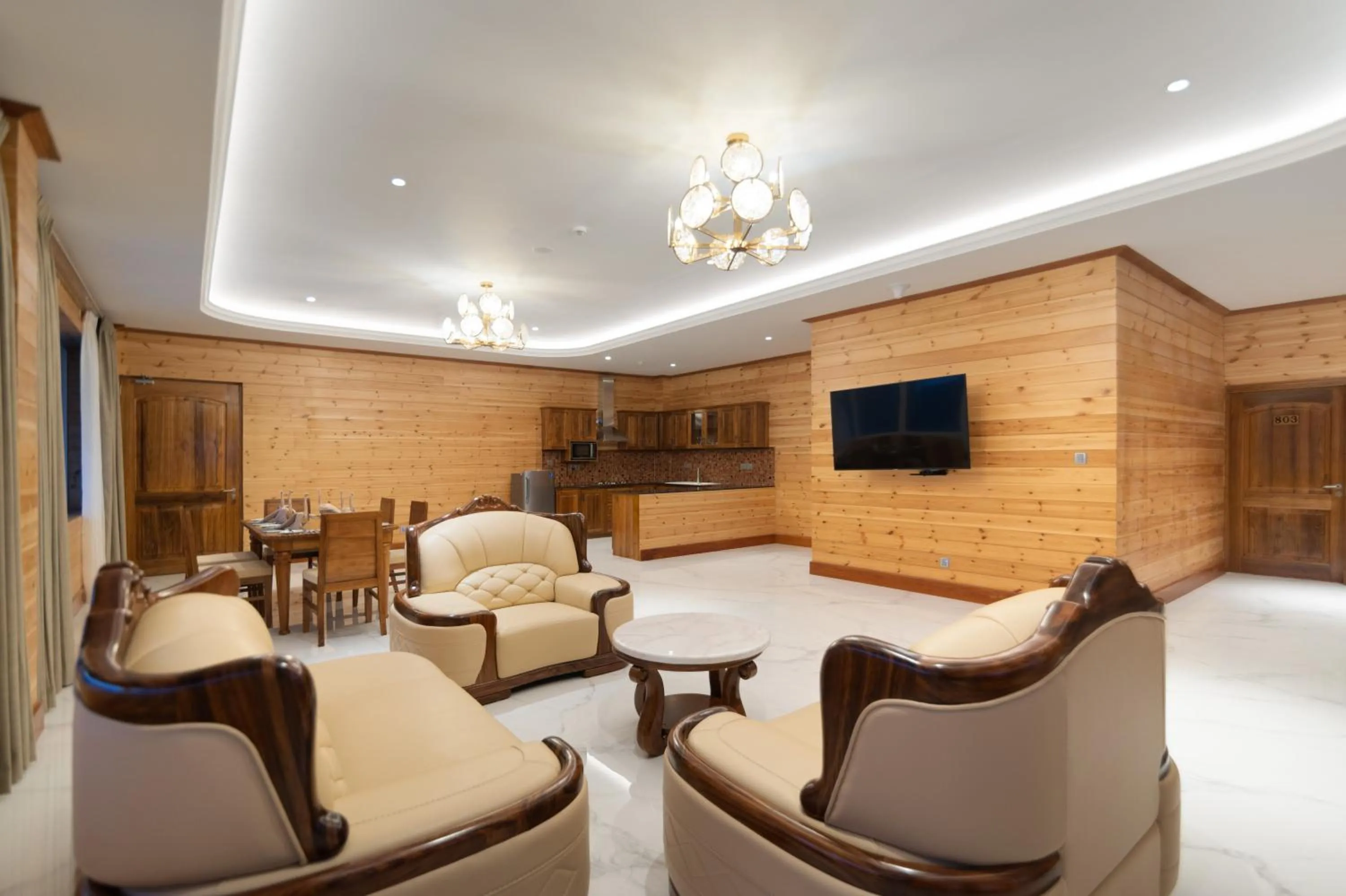 Communal lounge/ TV room in Araliya Red - Budget friendly Hotel- Where you find stunning 360 panoramic view of Nuwara Eliya