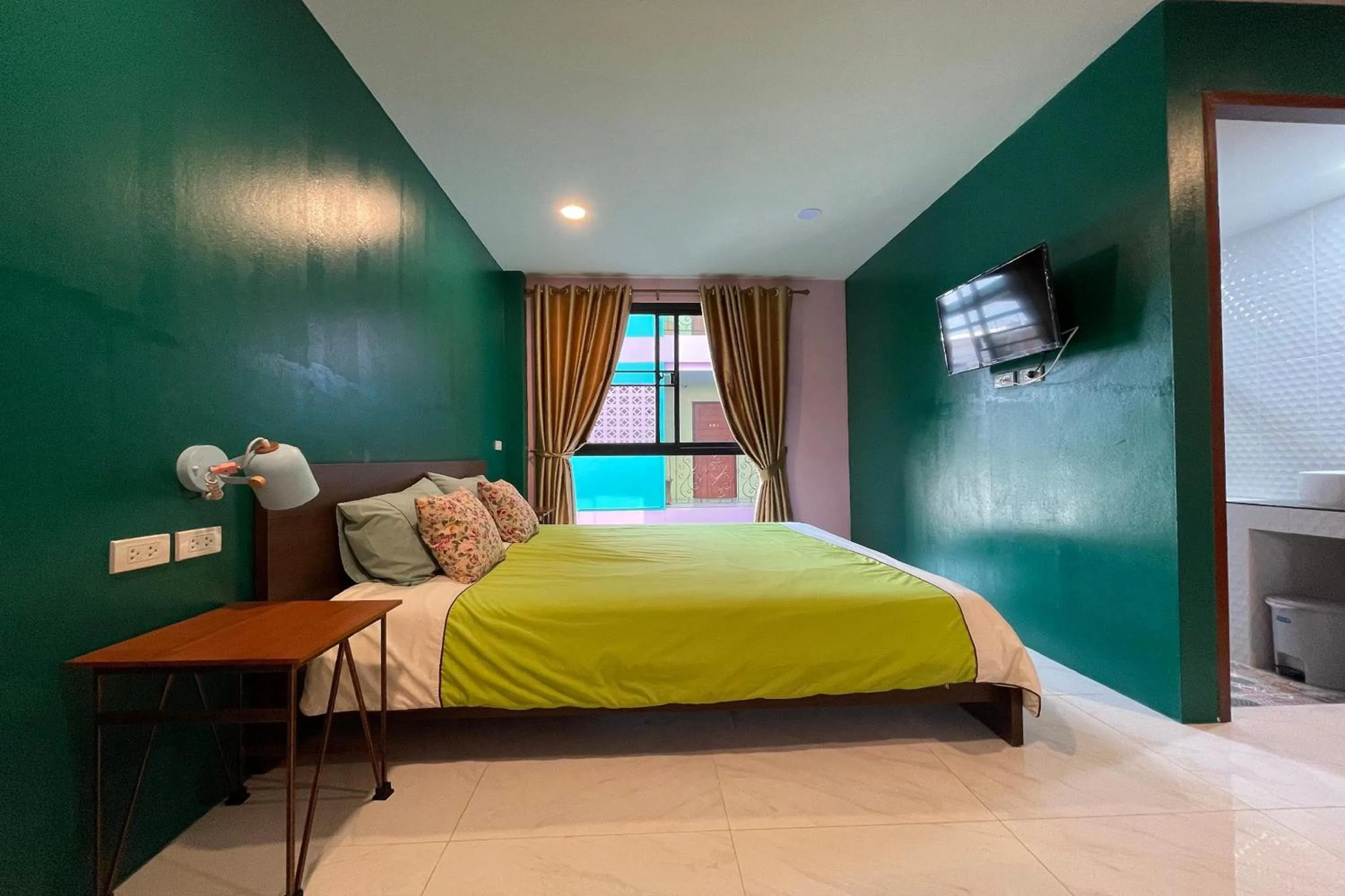 Bedroom, Bed in Chor Chang House