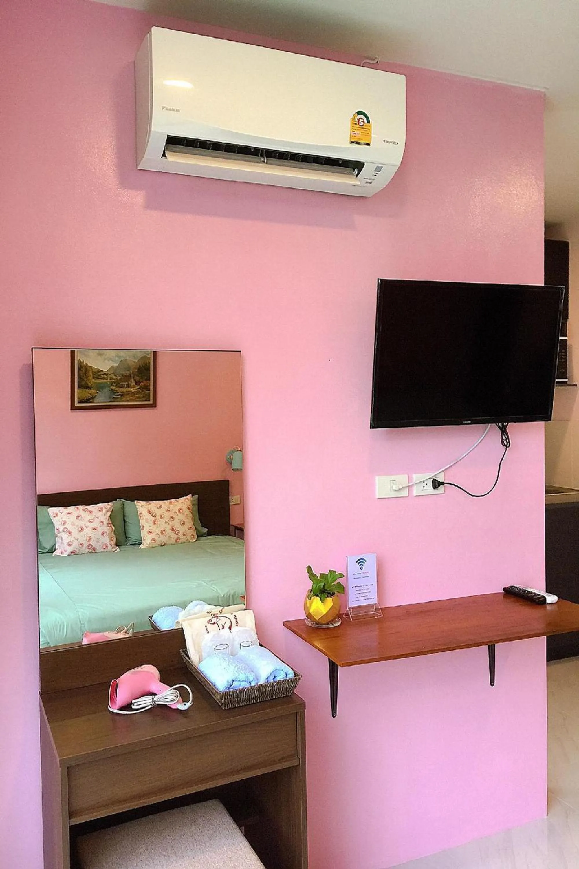 Bedroom, Bed in Chor Chang House