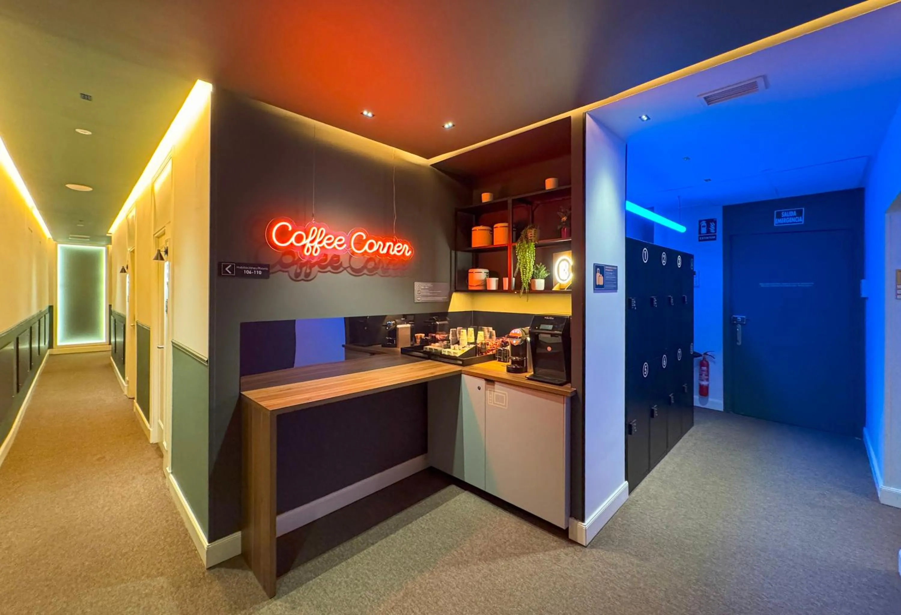 Coffee/tea facilities in Ópera Stays by Charming