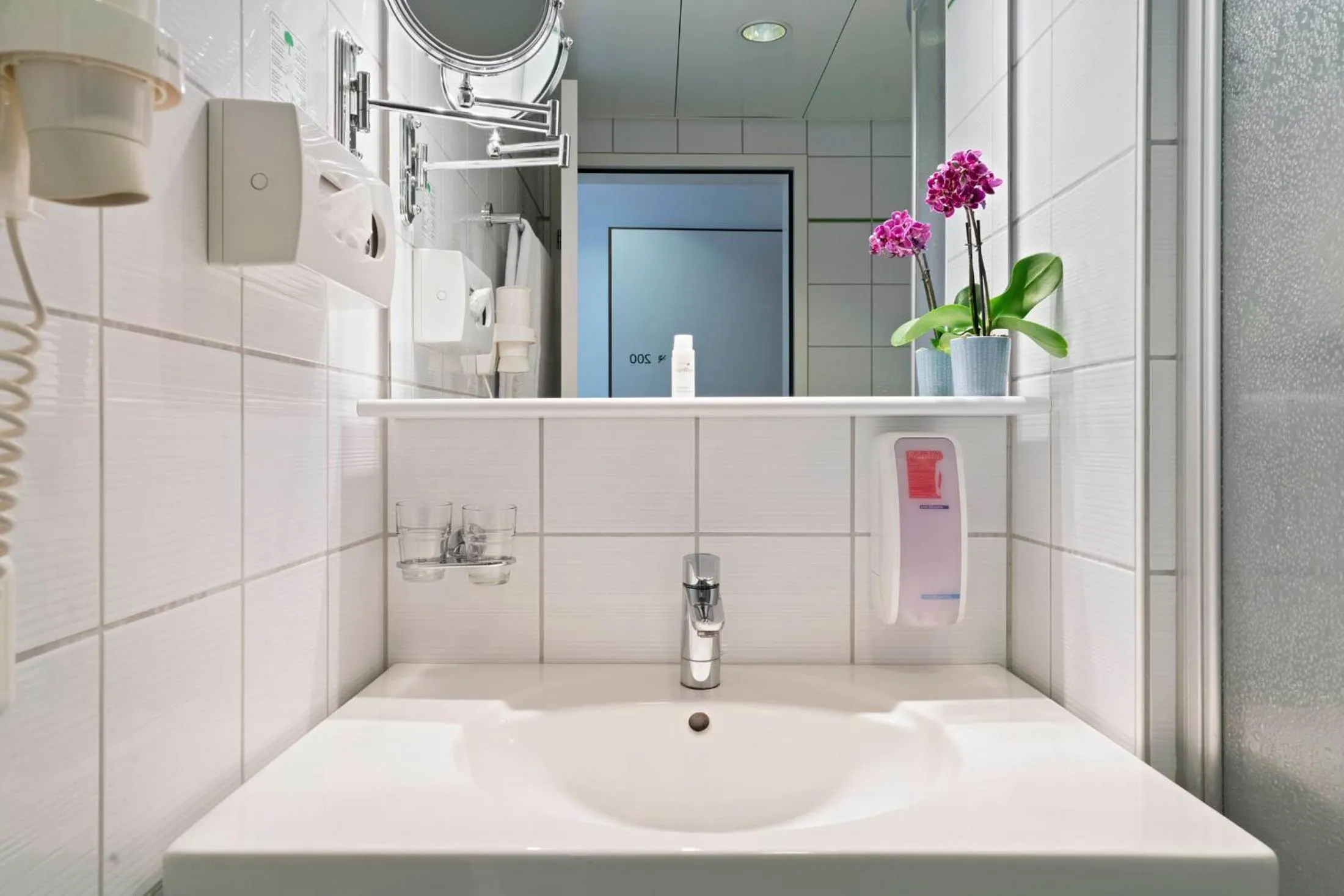 Bathroom in Hotel Conti Dietikon